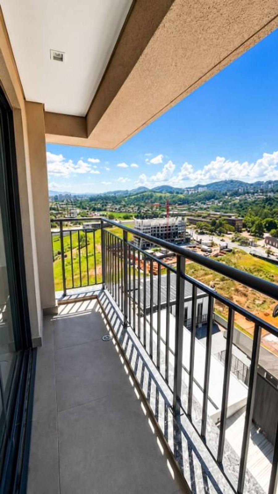 Cozinha e área gourmet apartamento à venda em Condomínio Vedara Alphaville, Alphaville, Barueri — 3 suítes, 120 m² — imagem 3 de 20