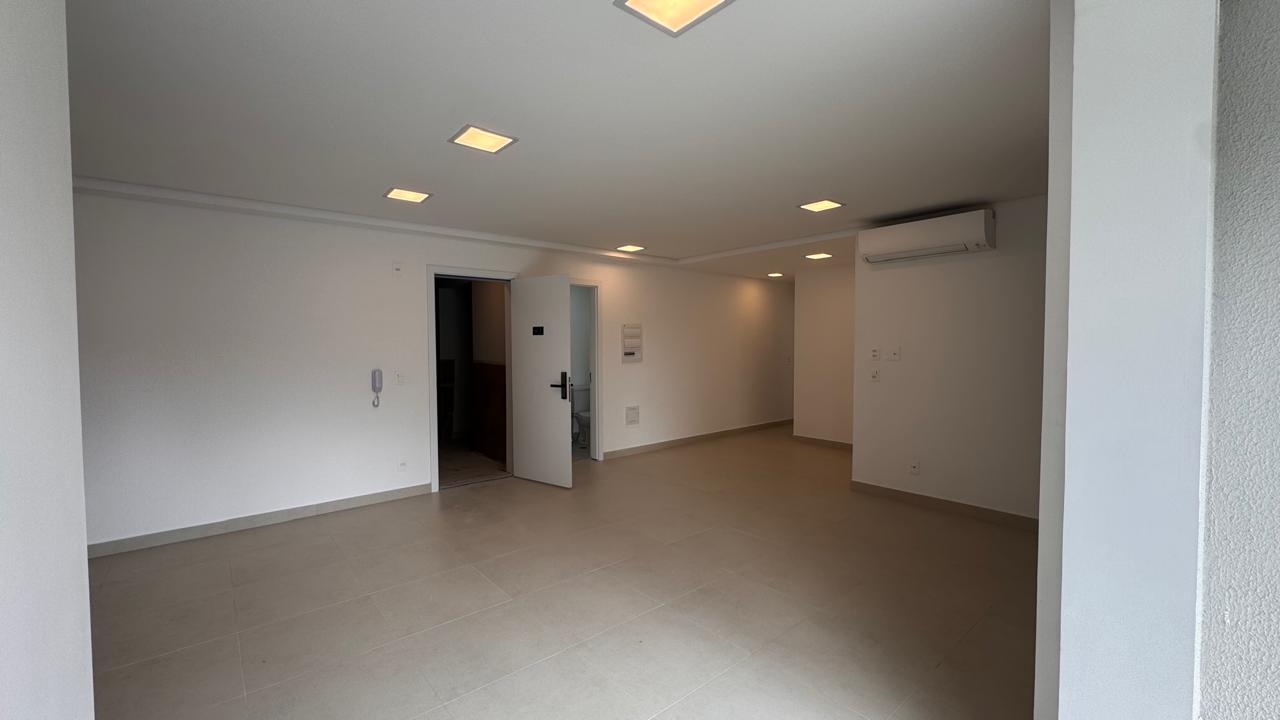 Cozinha e área gourmet apartamento à venda ou para alugar em Gran Alphaville, Alphaville, Barueri — 2 suítes, 87 m² — imagem 3 de 19