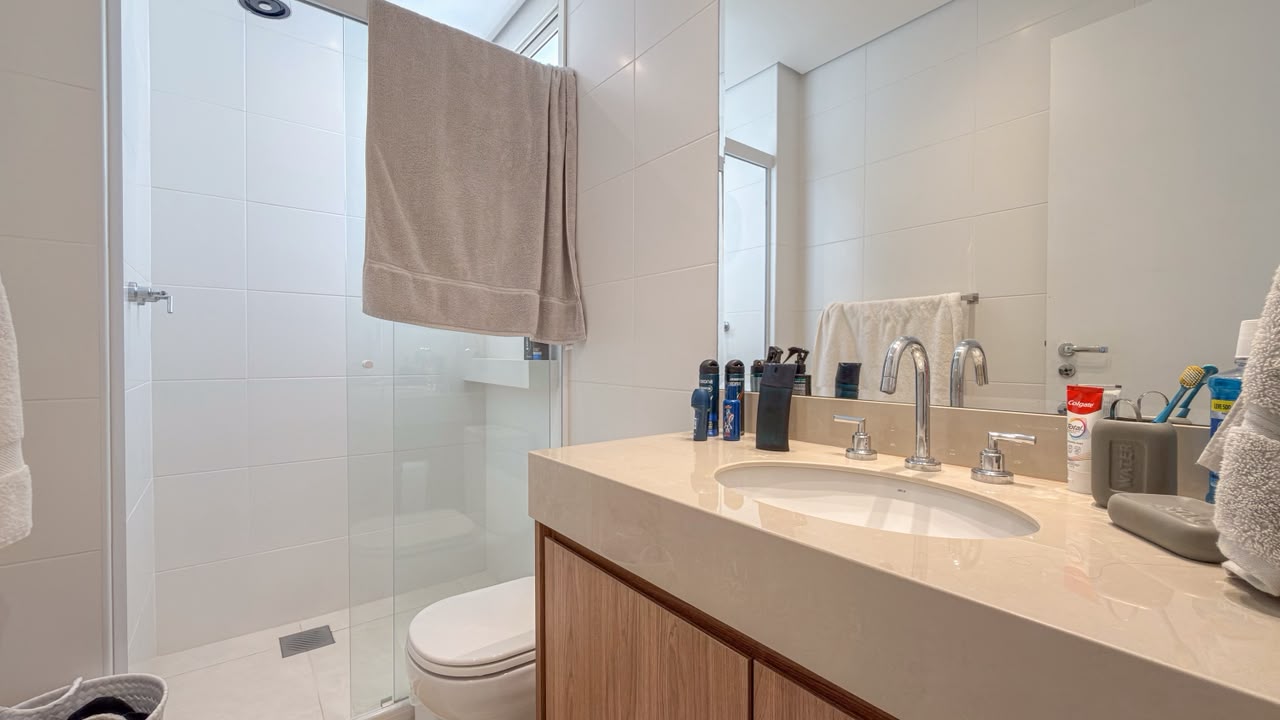 Sala de estar apartamento à venda em Boulevard Tambore, Santana de Parnaíba — 3 suítes, 136 m² — imagem 2 de 33