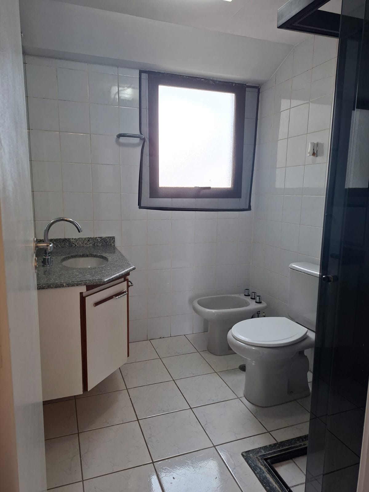 Sala de estar apartamento à venda ou para alugar em Alphaville, Barueri — 1 suíte, 90 m² — imagem 2 de 12