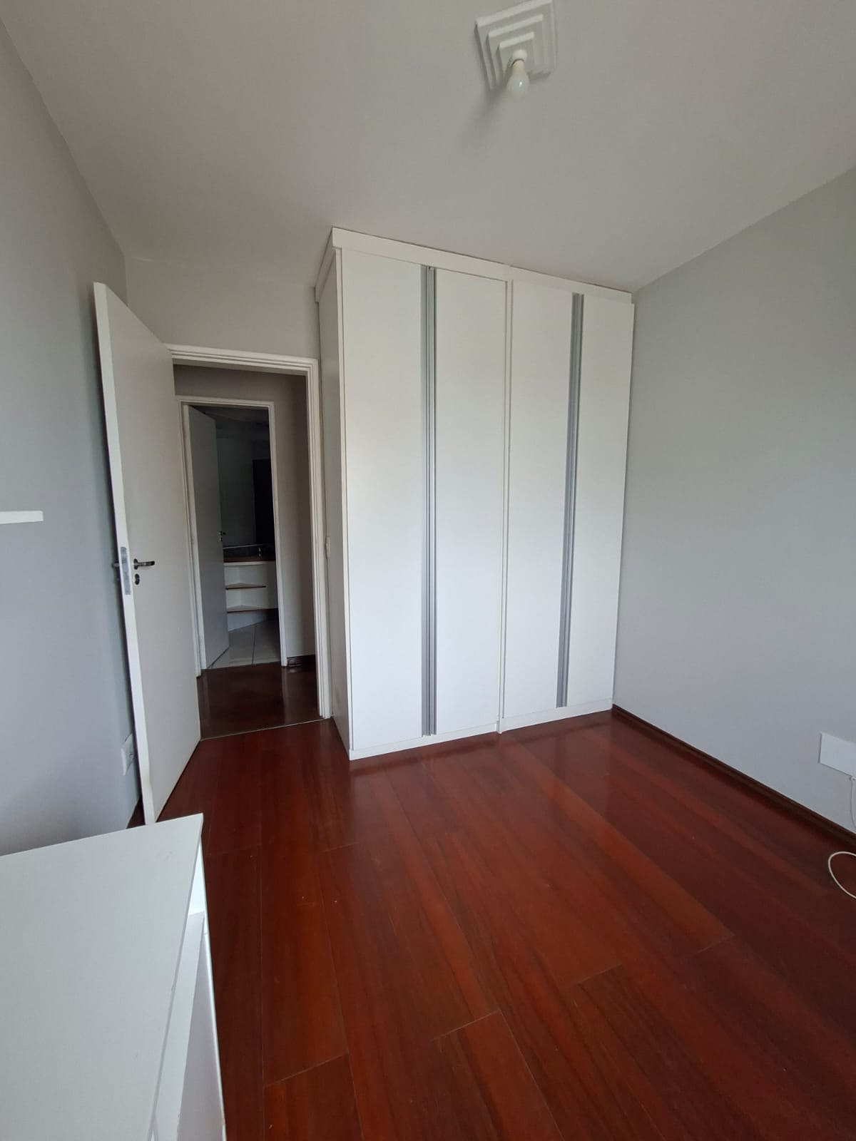 Cozinha e área gourmet apartamento à venda ou para alugar em Alphaville, Barueri — 1 suíte, 90 m² — imagem 3 de 12