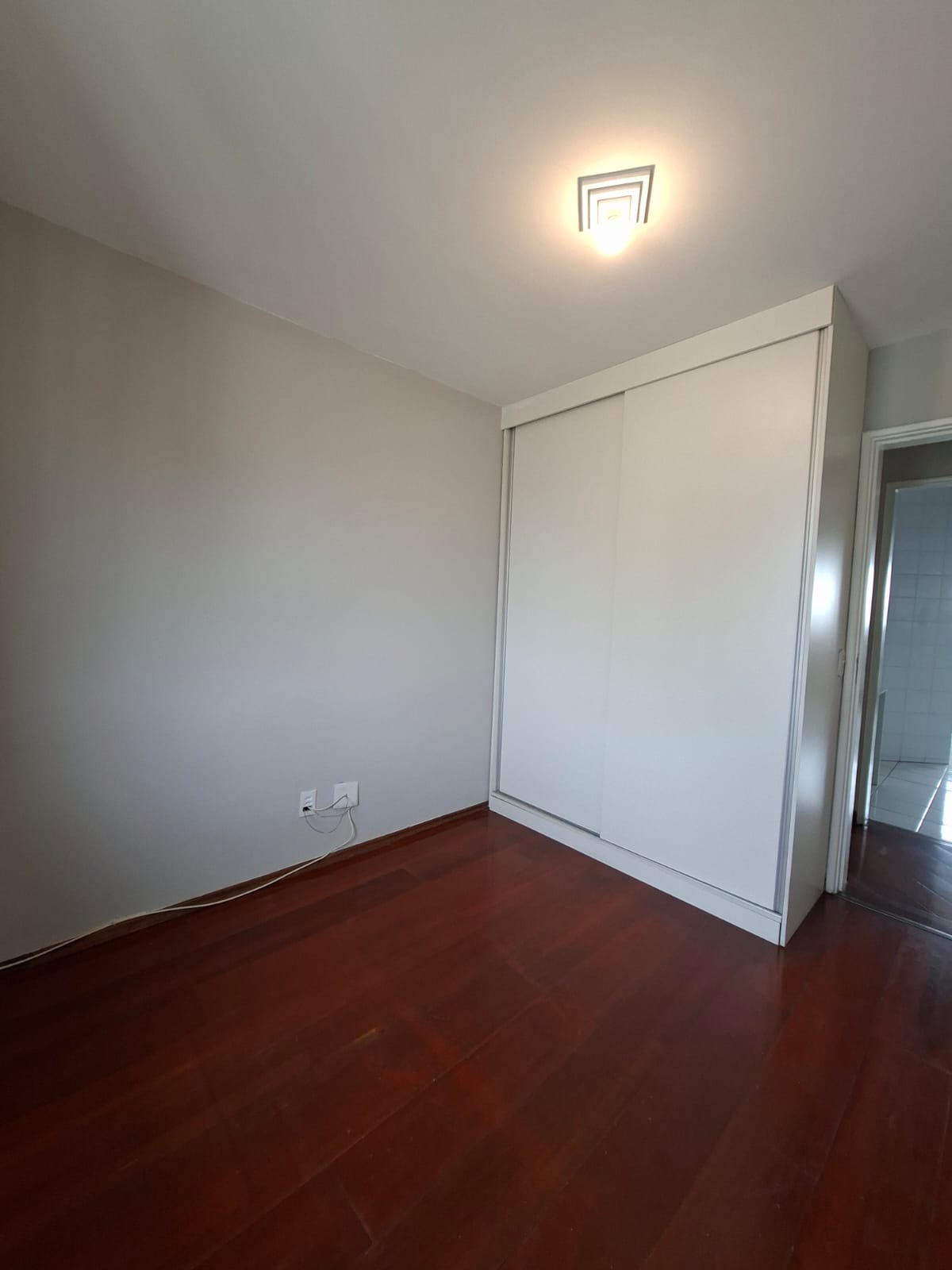 Suíte principal apartamento à venda ou para alugar em Alphaville, Barueri — 1 suíte, 90 m² — imagem 4 de 12