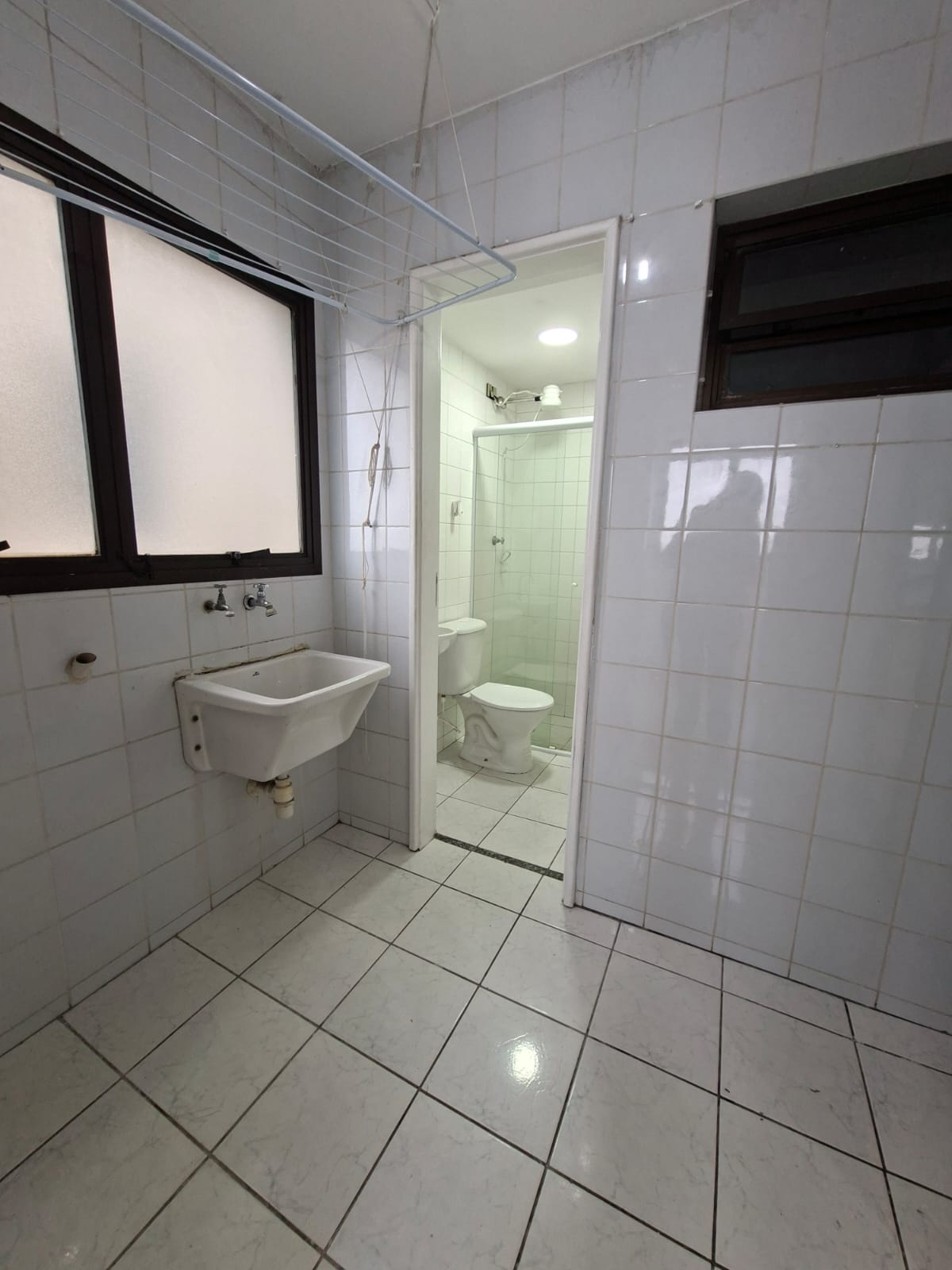 Área de convivência apartamento à venda ou para alugar em Alphaville, Barueri — 1 suíte, 90 m² — imagem 6 de 12
