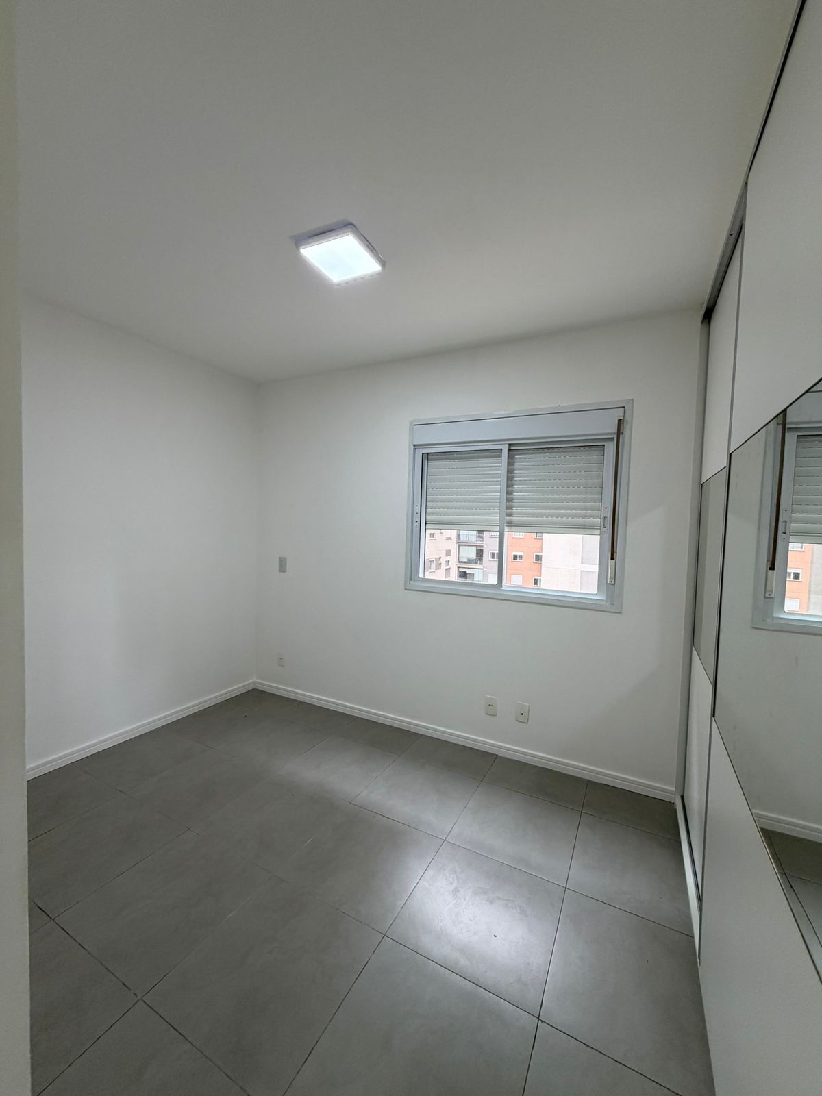 Sala de estar apartamento à venda em Life Park Alphaville, Alphaville, Barueri — 1 suíte, 63 m² — imagem 2 de 8