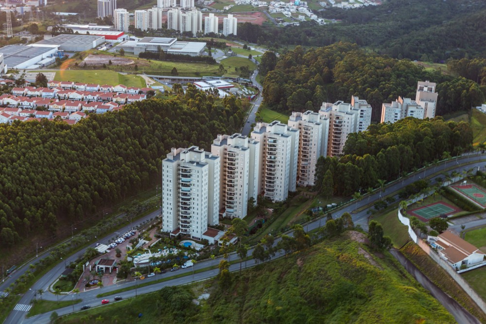 Sala de estar apartamento à venda em Jardins de Tambore , Alphaville, Santana de Parnaíba — 3 suítes, 122 m² — imagem 2 de 24