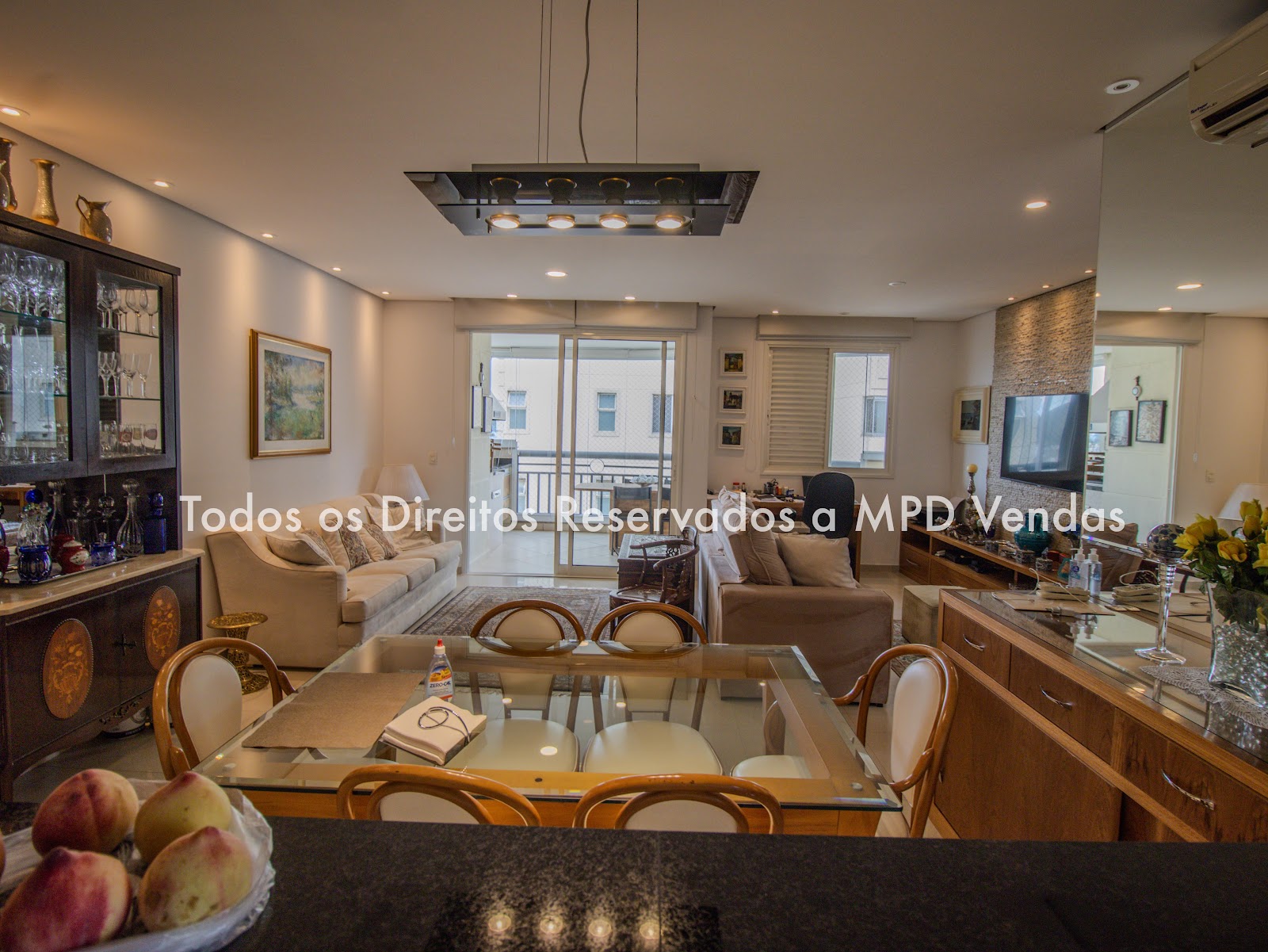 Sala de estar apartamento à venda em Jardins de Tambore , Alphaville, Santana de Parnaíba — 2 suítes, 100 m² — imagem 2 de 20