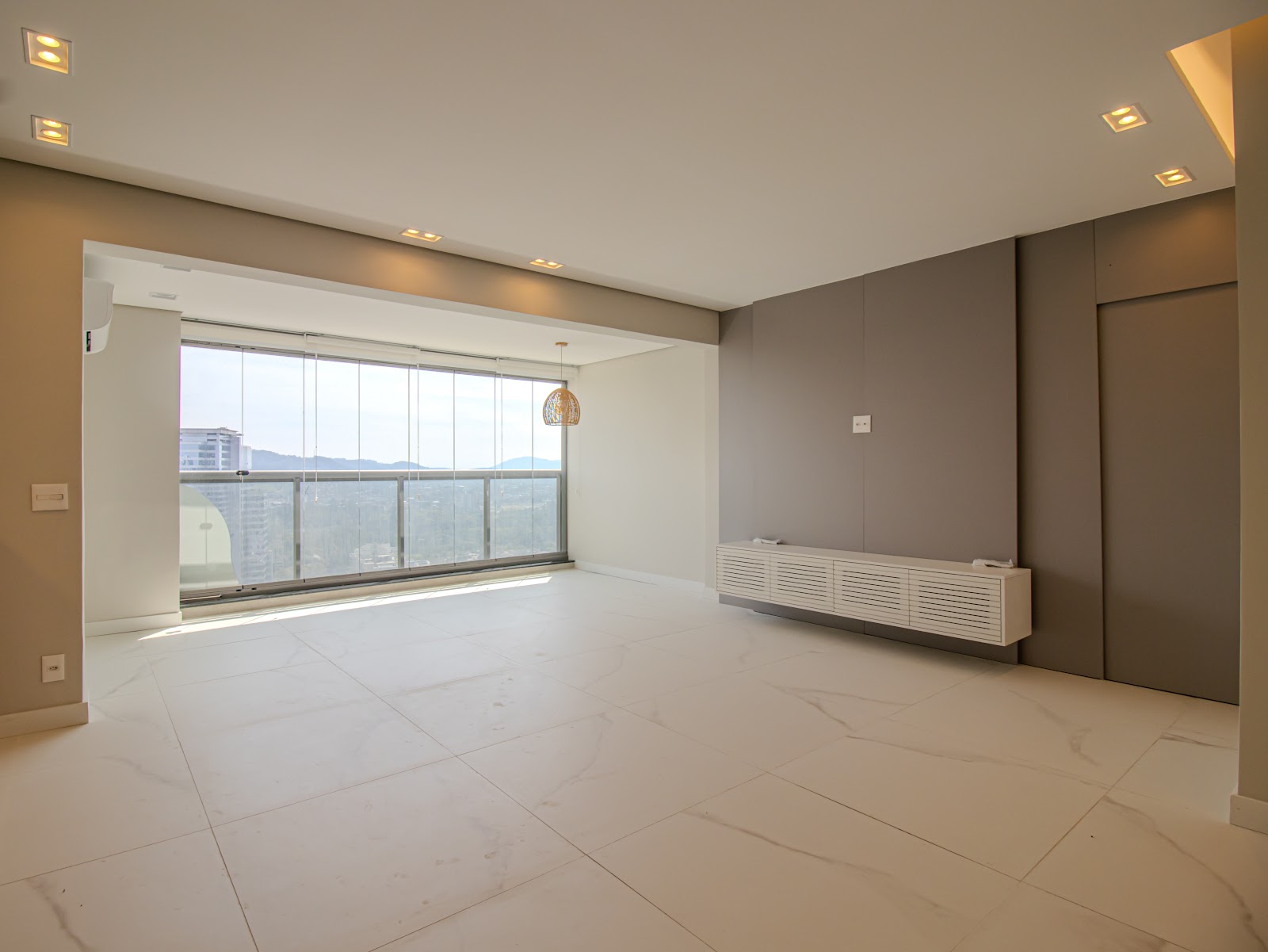 Área de convivência apartamento à venda em Level Alphaville, Alphaville, Barueri — 1 suíte, 95 m² — imagem 6 de 23