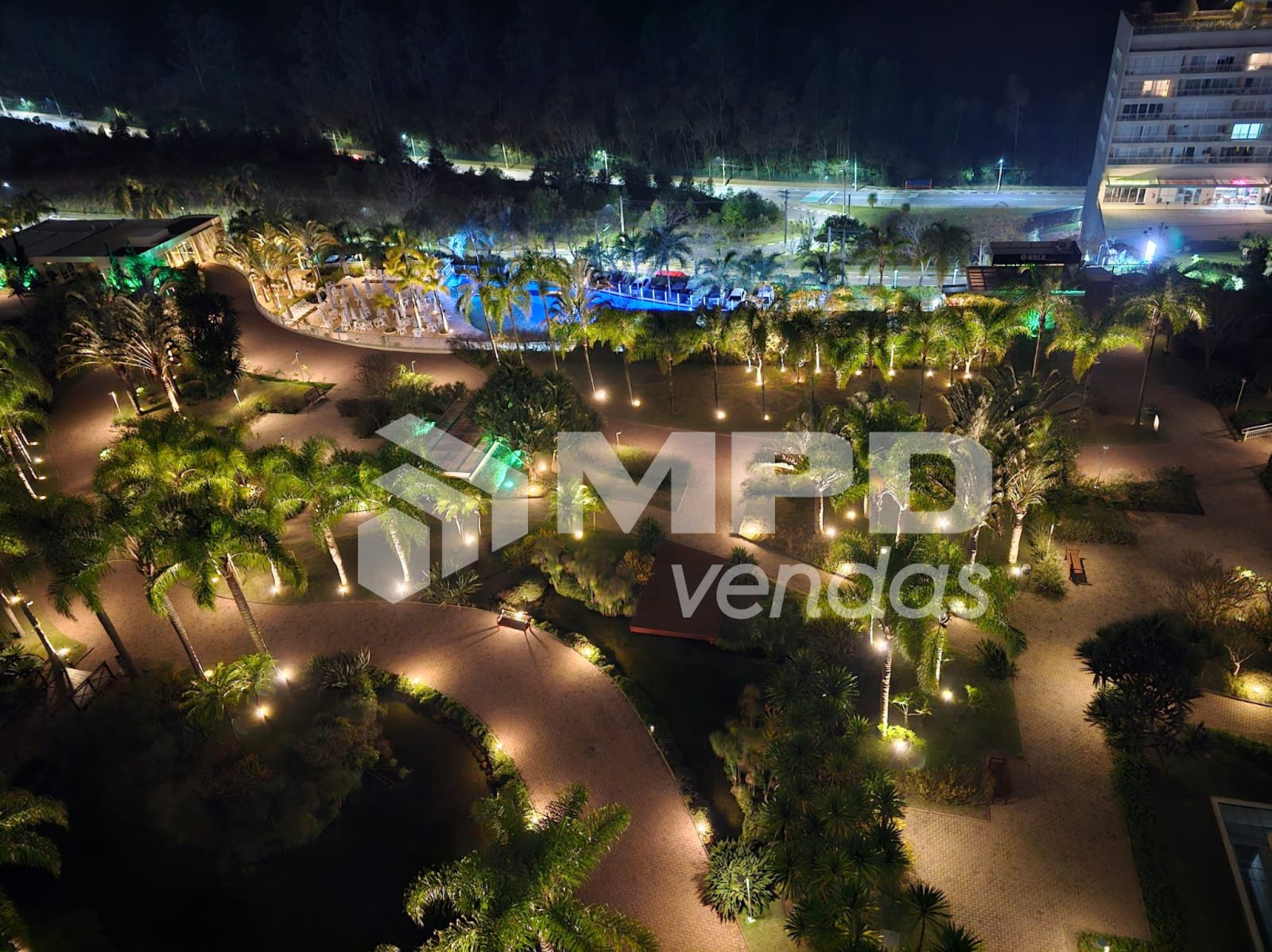Sala de estar apartamento à venda em Resort Tambore, Alphaville, Santana de Parnaíba — 1 suíte, 133 m² — imagem 2 de 30