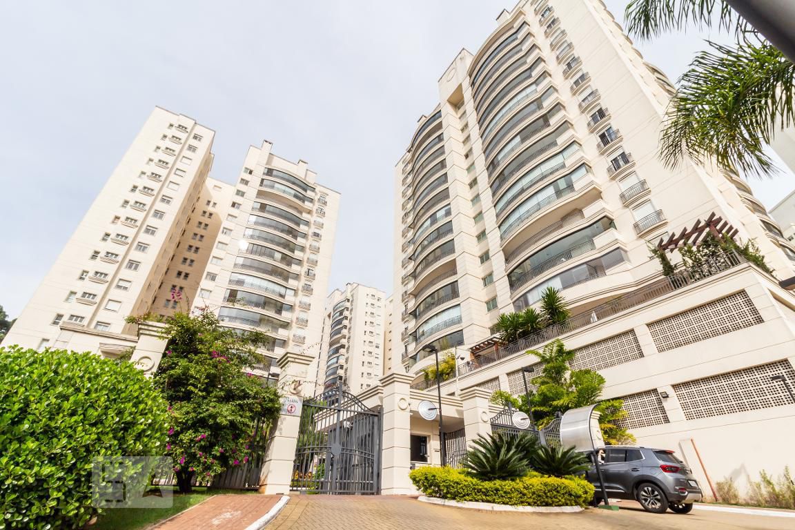 Sala de estar apartamento à venda em Terracos Tambore, Alphaville, Santana de Parnaíba — 1 suíte, 201 m² — imagem 2 de 13