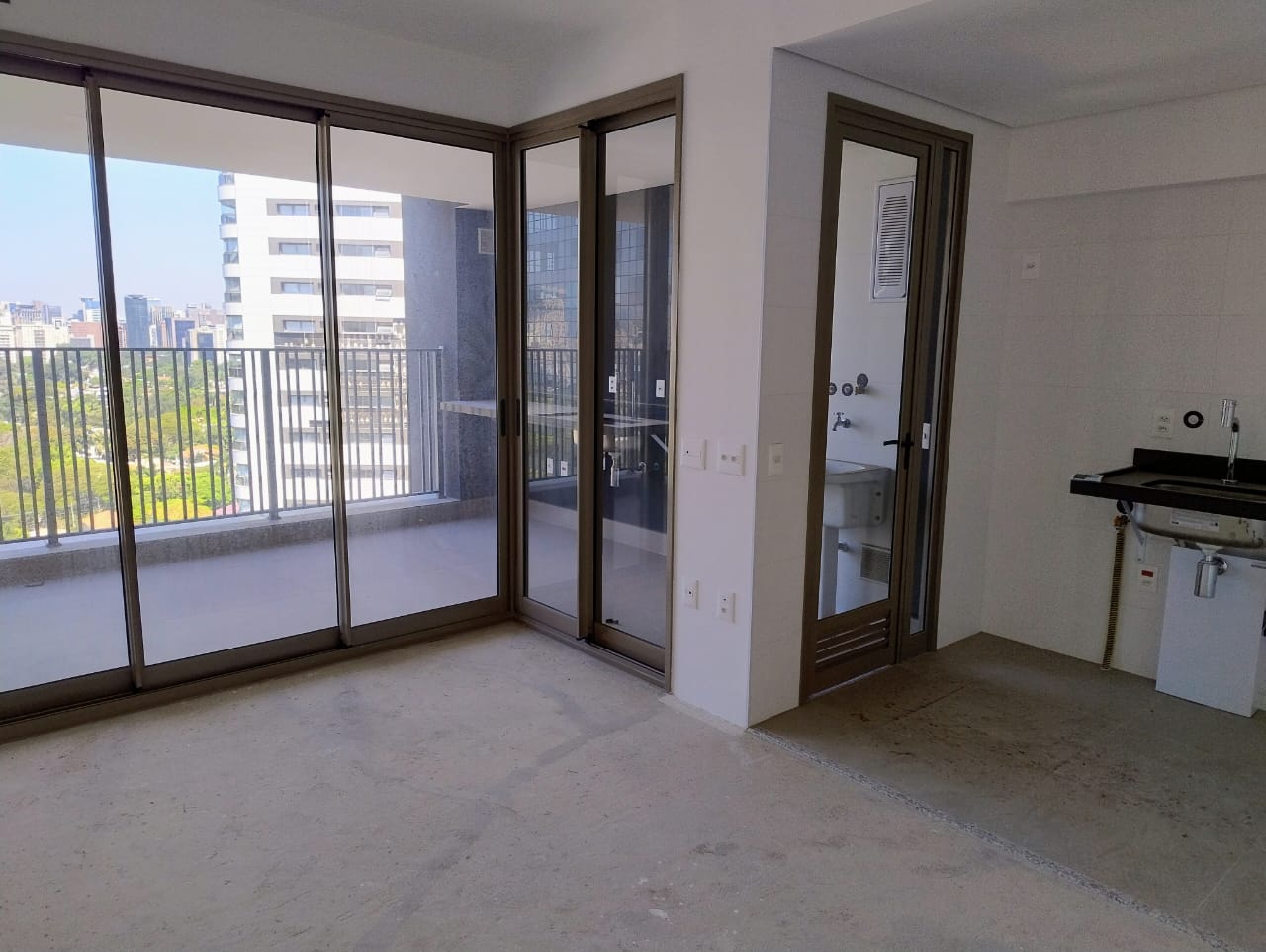 Cozinha e área gourmet apartamento à venda em Pinheiros, São Paulo — 2 suítes, 71 m² — imagem 3 de 21
