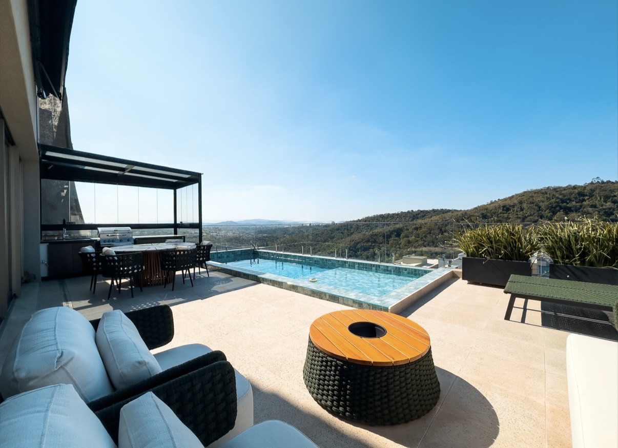 Fachada casa à venda em Genesis 2, Alphaville, Santana de Parnaíba — 3 suítes, 698 m² — imagem 1 de 9