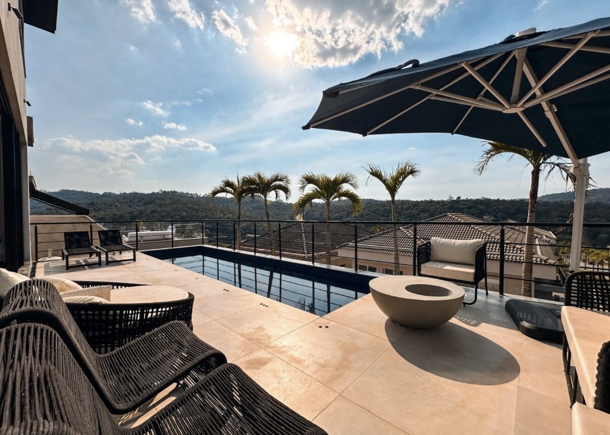 Área de convivência casa à venda em Itahye Residencial, Alphaville, Barueri — 4 suítes, 442 m² — imagem 6 de 11