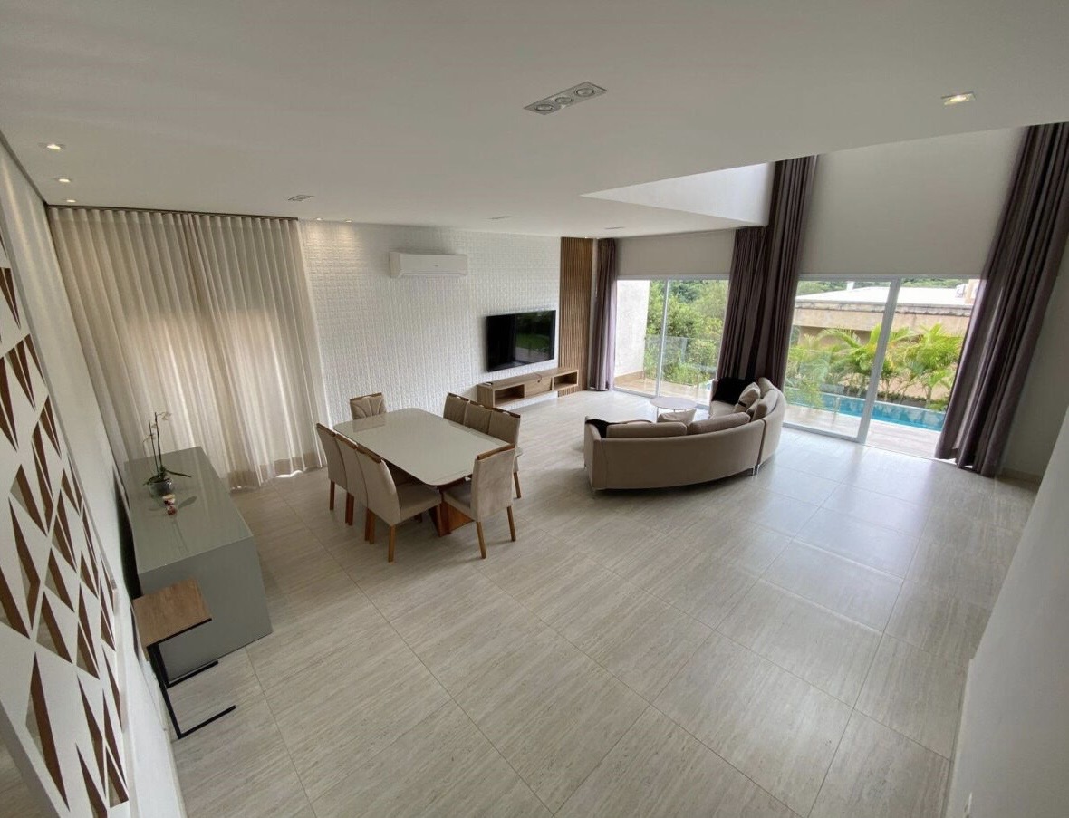 Piscina e área externa casa à venda ou para alugar em Burle Marx, Alphaville, Santana de Parnaíba — 4 suítes, 441 m² — imagem 5 de 9