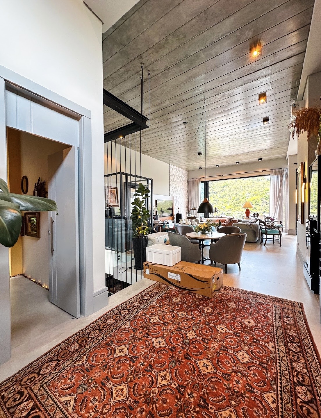 Sala de estar casa à venda em Alpha Sitio, Alphaville, Santana de Parnaíba — 3 suítes, 437 m² — imagem 2 de 10