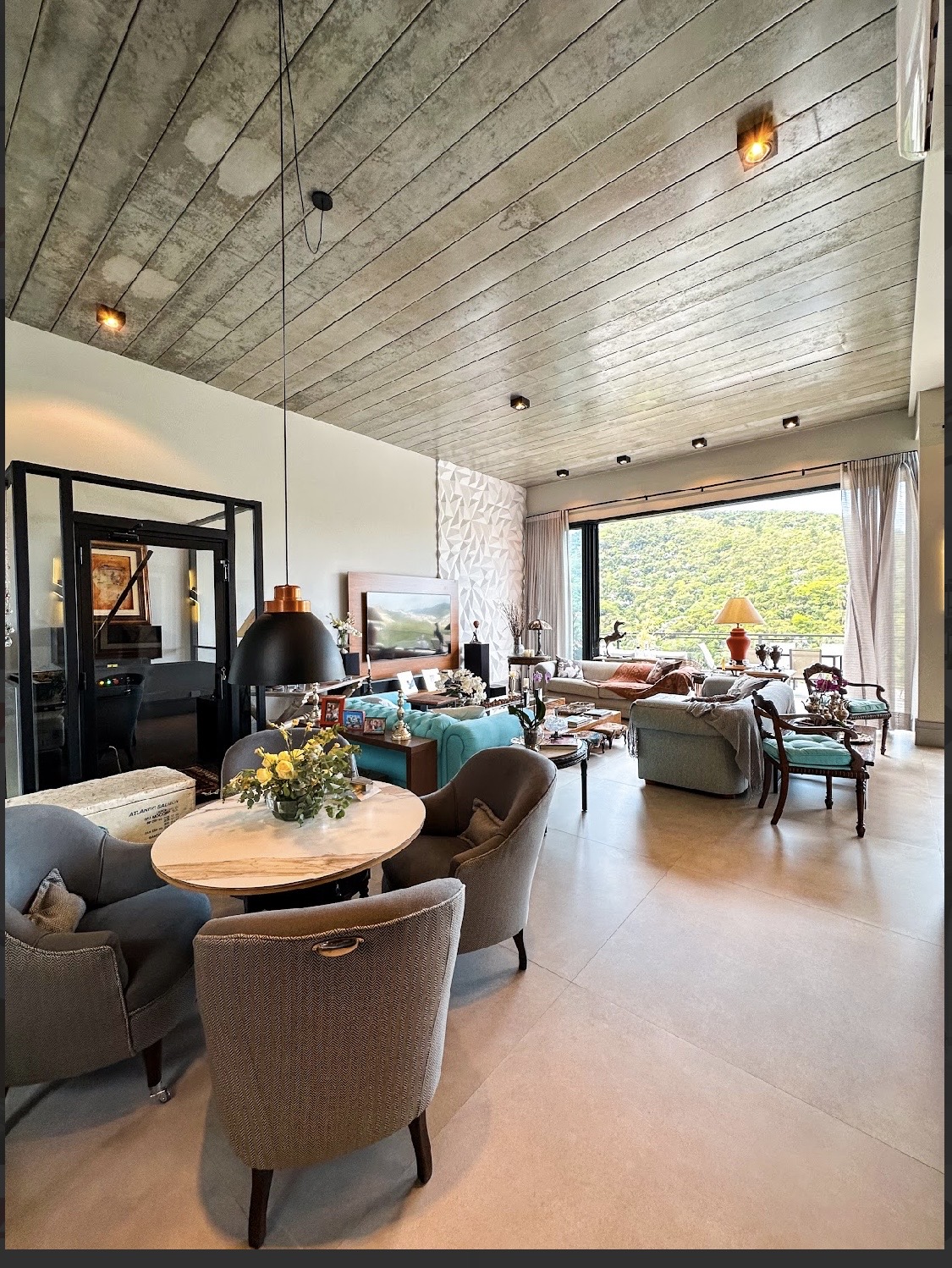 Cozinha e área gourmet casa à venda em Alpha Sitio, Alphaville, Santana de Parnaíba — 3 suítes, 437 m² — imagem 3 de 10