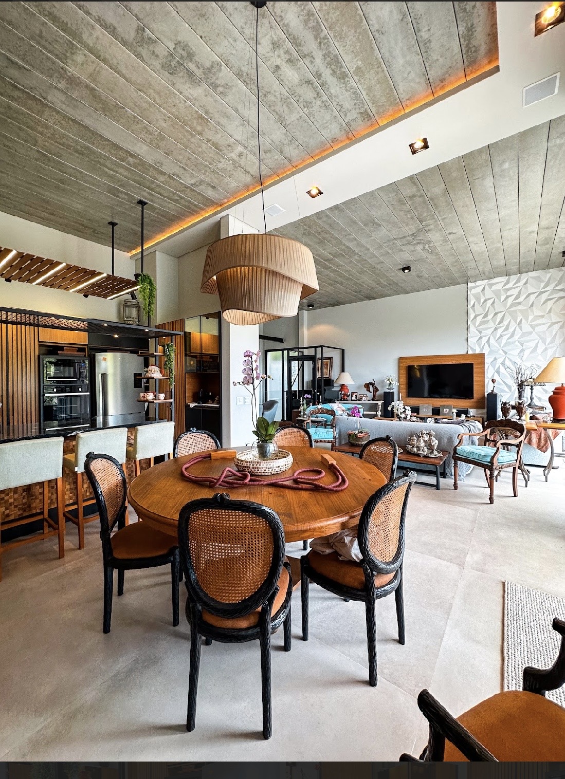 Suíte principal casa à venda em Alpha Sitio, Alphaville, Santana de Parnaíba — 3 suítes, 437 m² — imagem 4 de 10