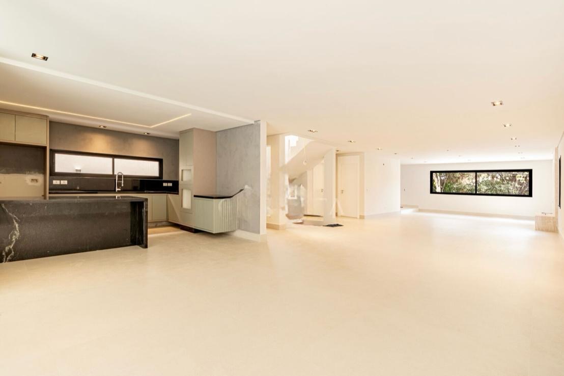 Sala de estar casa à venda em Alphaville Residencial 4, Alphaville, Santana de Parnaíba — 4 suítes, 557 m² — imagem 2 de 7