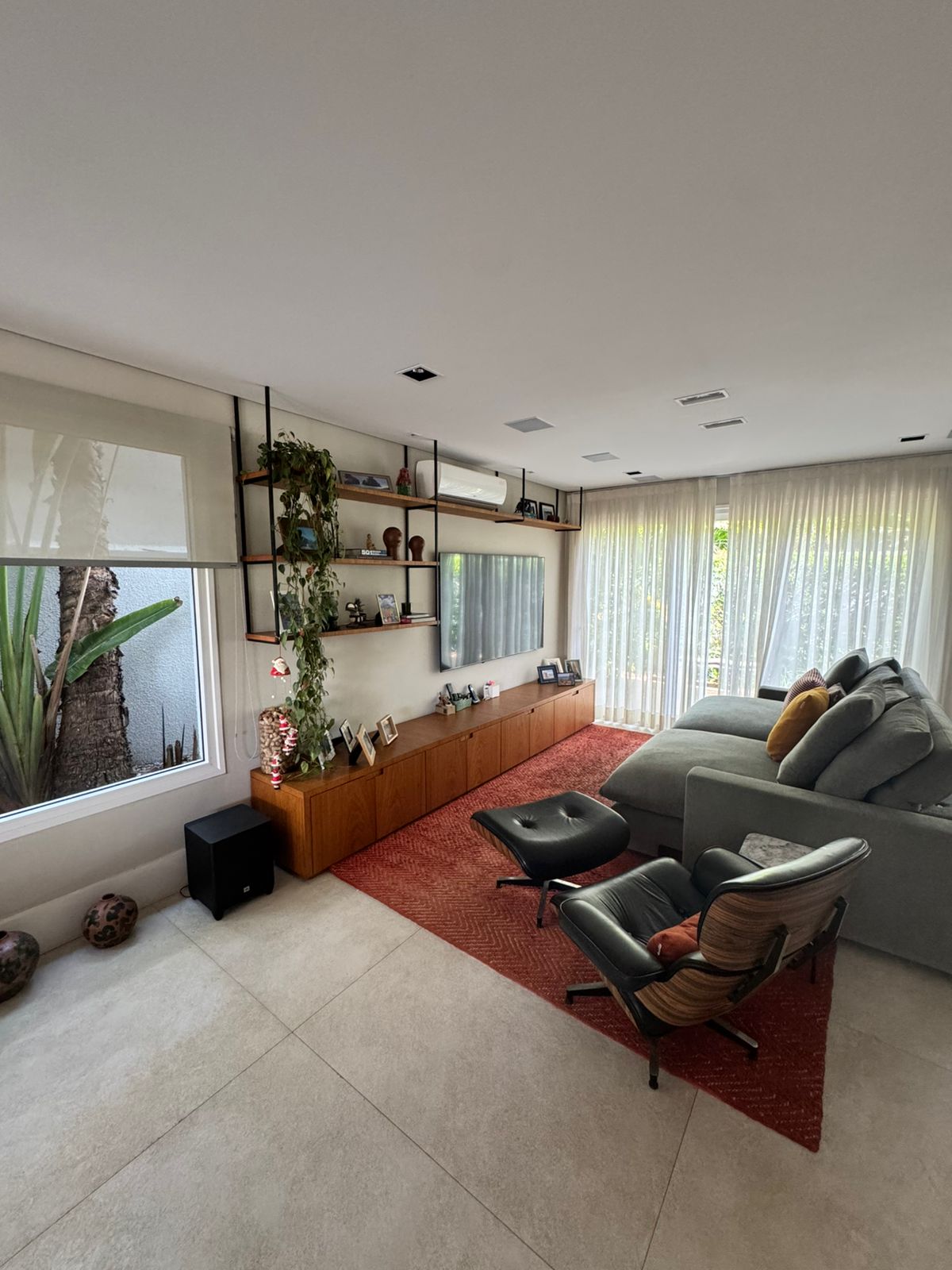 Piscina e área externa casa à venda em Burle Marx, Alphaville, Santana de Parnaíba — 3 suítes, 480 m² — imagem 5 de 8