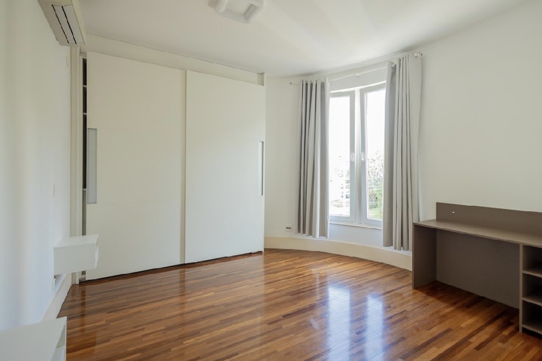 Sala de estar casa à venda em Alpha Conde II, Alphaville, Barueri — 4 suítes, 804 m² — imagem 2 de 6