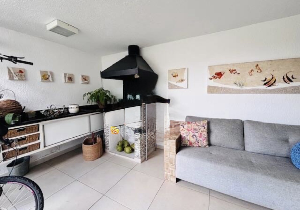 Cozinha e área gourmet casa à venda em Tambore 6, Alphaville, Santana de Parnaíba — 2 suítes, 180 m² — imagem 3 de 6