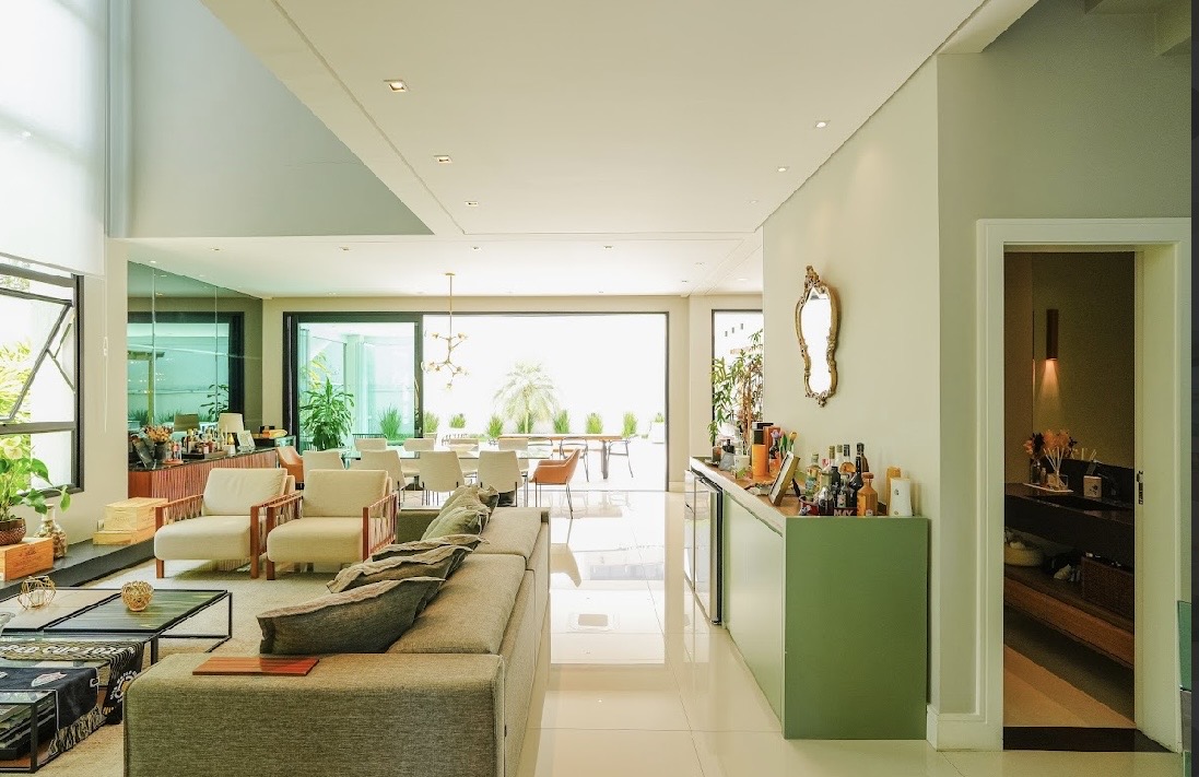 Sala de estar casa à venda em Burle Marx, Alphaville, Santana de Parnaíba — 4 suítes, 481 m² — imagem 2 de 9