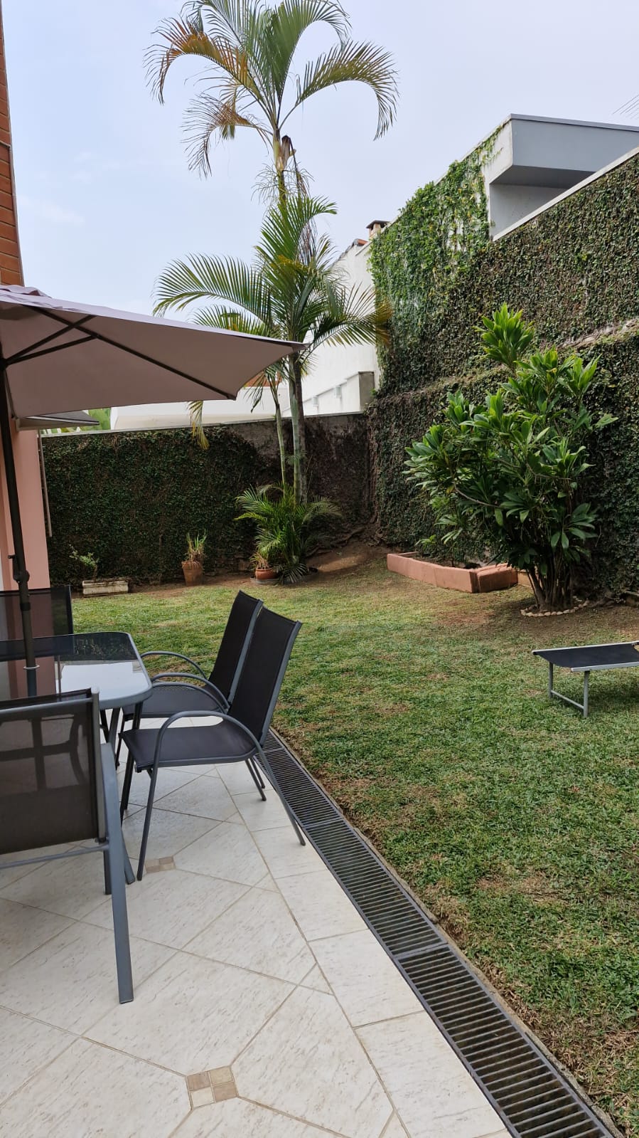 Cozinha e área gourmet casa à venda em Alphaville Residencial 6, Alphaville, Santana de Parnaíba — 1 suíte, 380 m² — imagem 3 de 8
