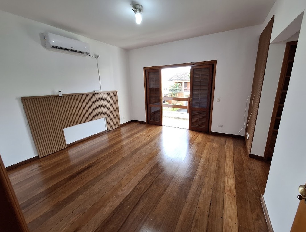 Área de convivência casa à venda em Alphaville Residencial 4, Alphaville, Santana de Parnaíba — 2 suítes, 388 m² — imagem 6 de 10