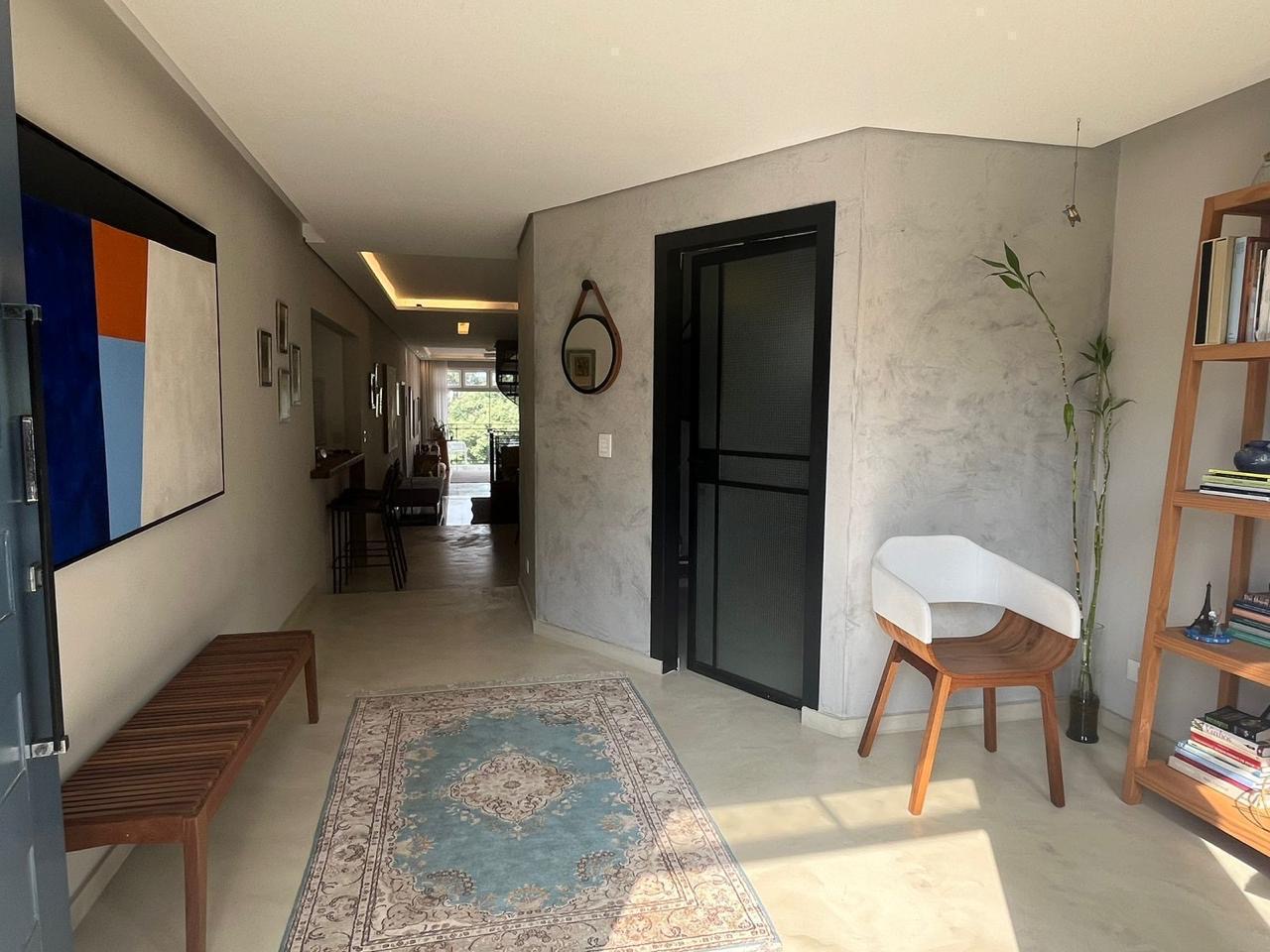 Sala de estar casa à venda ou para alugar em Alphaville Residencial 4, Alphaville, Santana de Parnaíba — 1 suíte, 350 m² — imagem 2 de 12