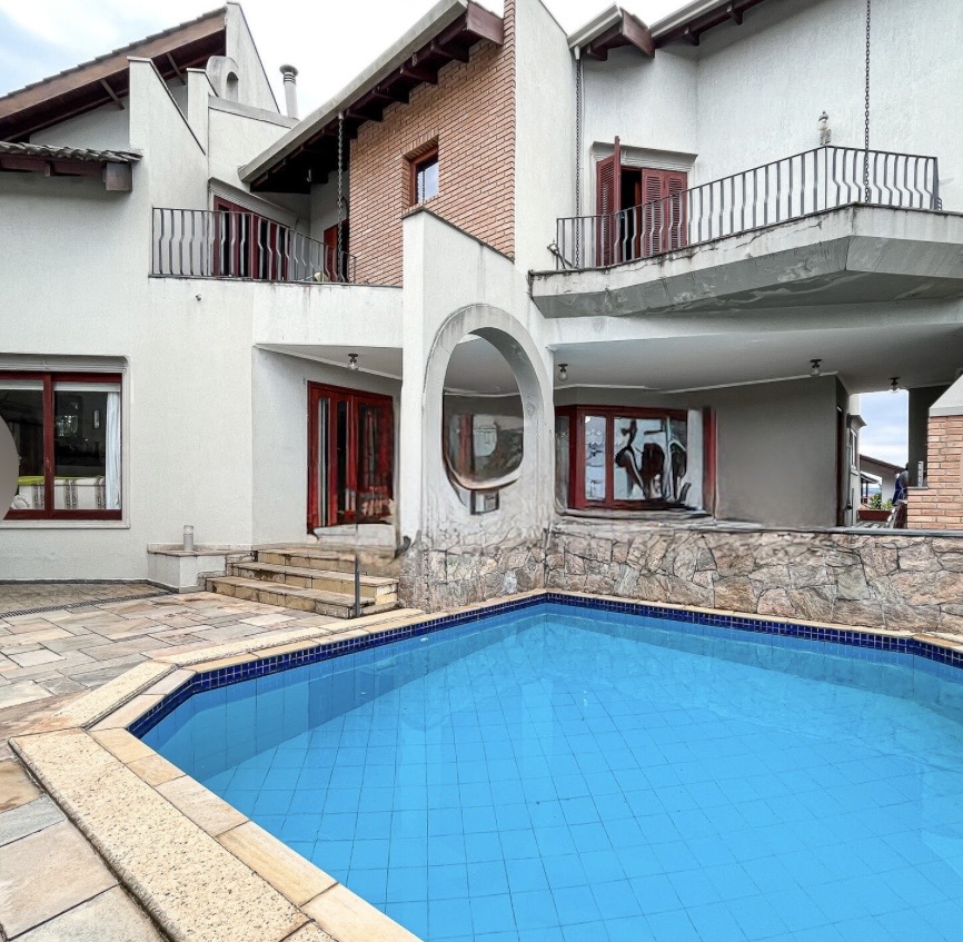Fachada casa à venda ou para alugar em Alphaville Residencial 10, Alphaville, Santana de Parnaíba — 2 suítes, 480 m² — imagem 1 de 6