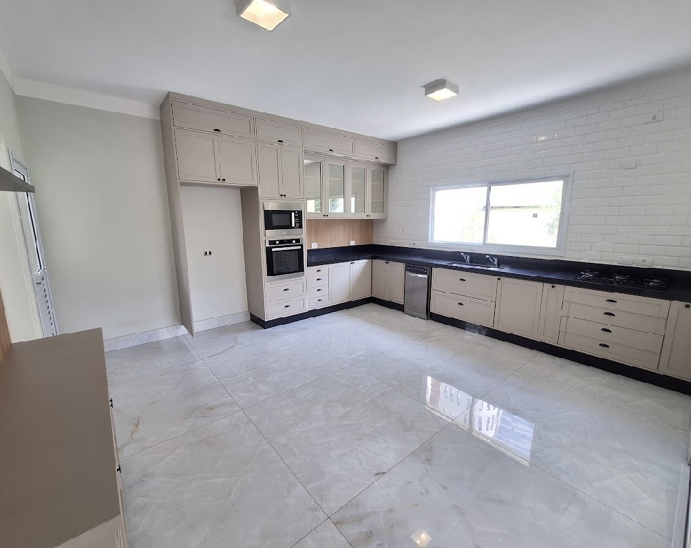 Suíte principal casa à venda em Alpha Conde II, Alphaville, Barueri — 4 suítes, 490 m² — imagem 4 de 7