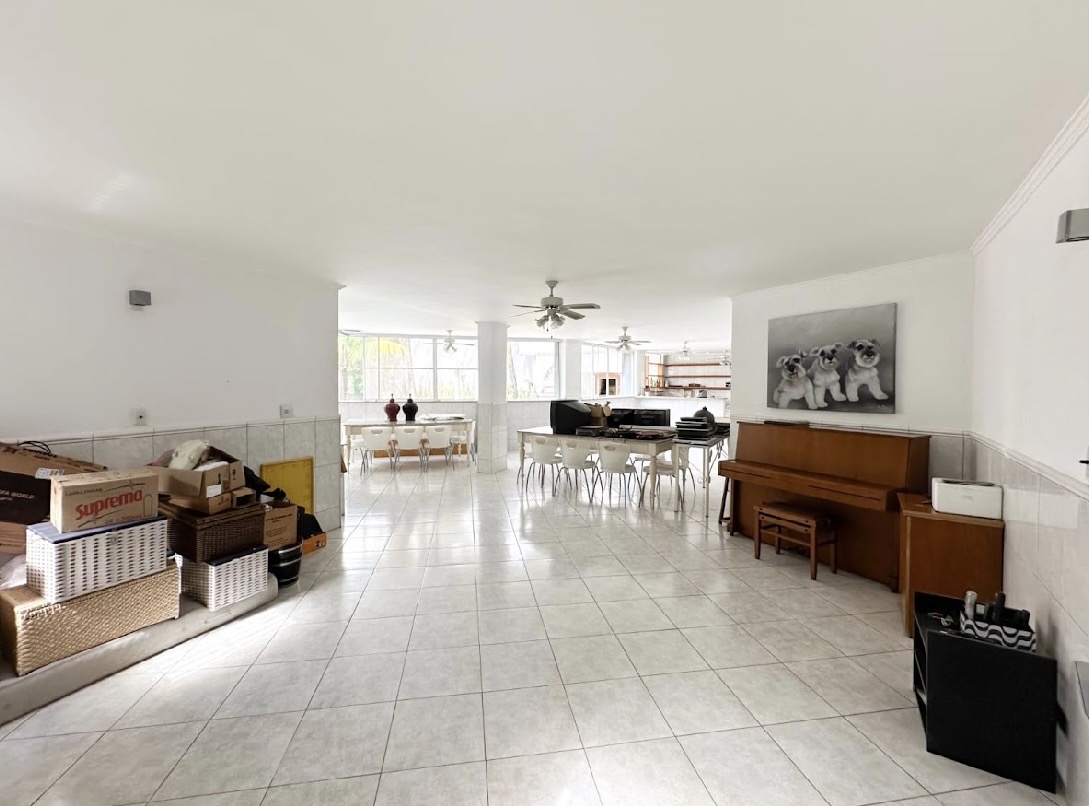 Cozinha e área gourmet casa à venda em Alphaville Residencial 1, Alphaville, Barueri — 4 suítes, 1165 m² — imagem 3 de 8