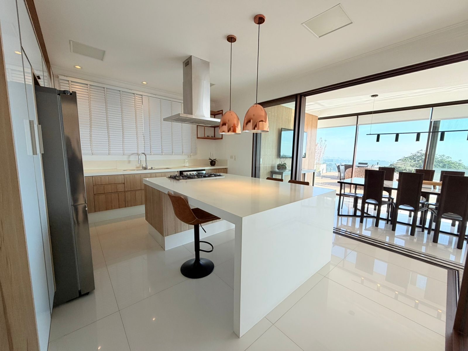 Área de convivência casa à venda em Genesis 2, Alphaville, Santana de Parnaíba — 4 suítes, 514 m² — imagem 6 de 19