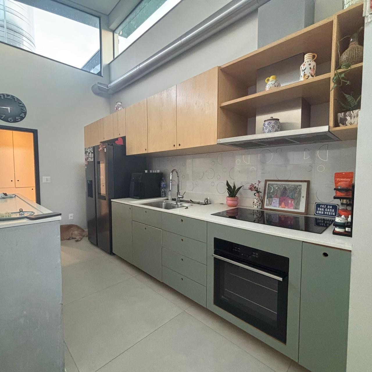 Piscina e área externa casa à venda em Itahye Residencial, Alphaville, Barueri — 3 suítes, 560 m² — imagem 5 de 15