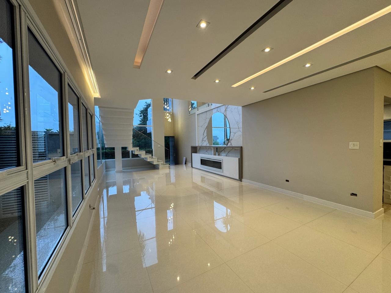 Cozinha e área gourmet casa para alugar em Genesis 1, Alphaville, Santana de Parnaíba — 5 suítes, 532 m² — imagem 3 de 15