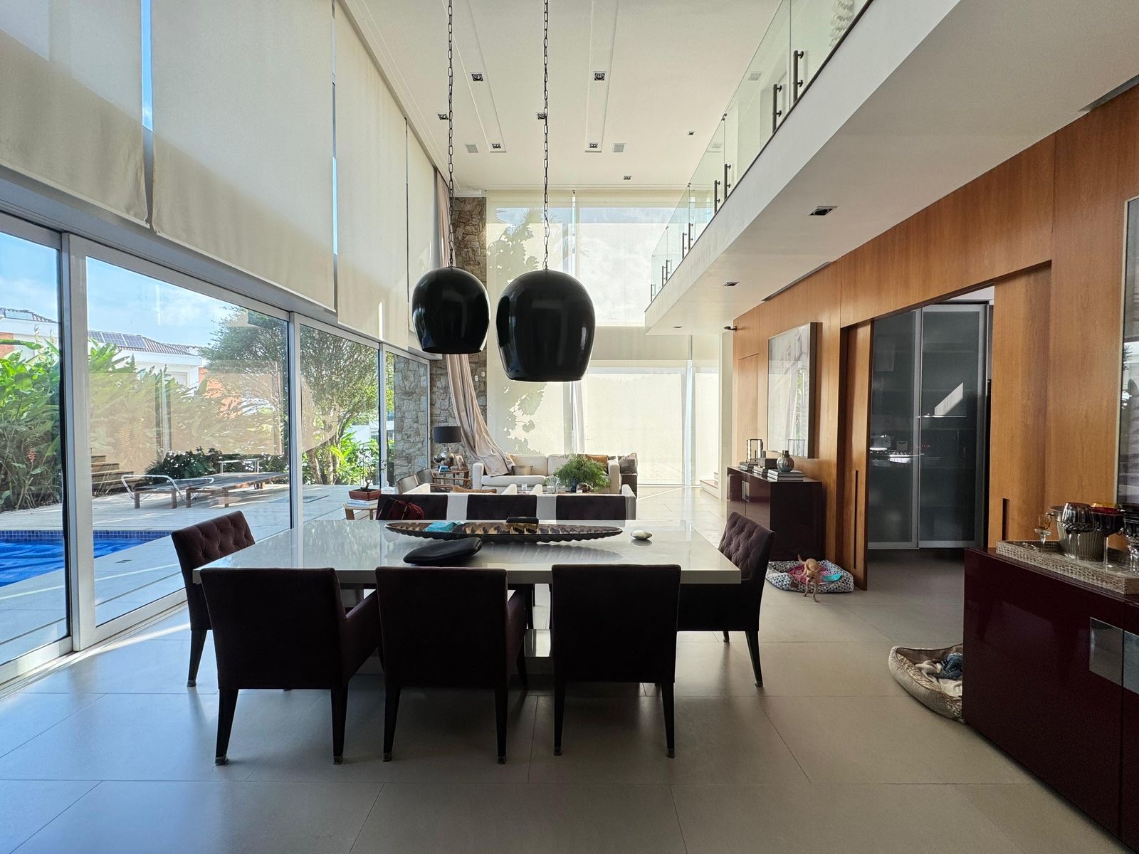Piscina e área externa casa para alugar em Itahye Residencial, Alphaville, Barueri — 4 suítes, 564 m² — imagem 5 de 10