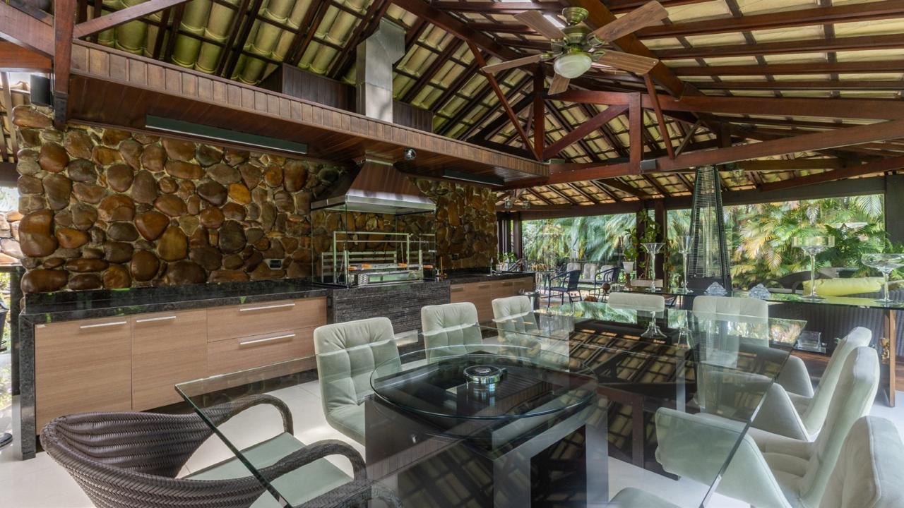 Sala de estar casa à venda em Alphaville Residencial 1, Alphaville, Barueri — 4 suítes, 1985 m² — imagem 2 de 4