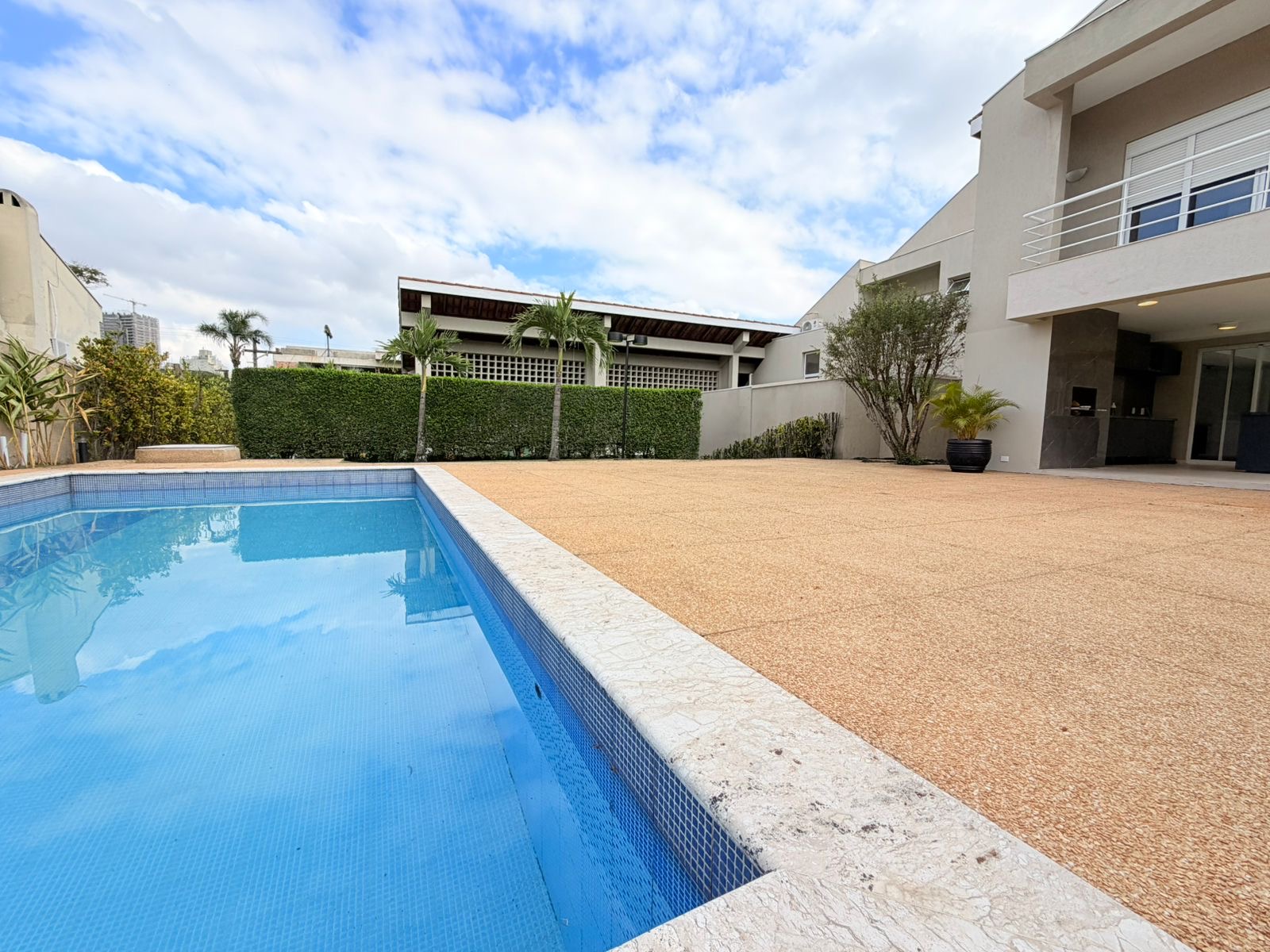 Área de convivência casa para alugar em Alphaville Residencial 1, Alphaville, Barueri — 4 suítes, 1150 m² — imagem 6 de 17