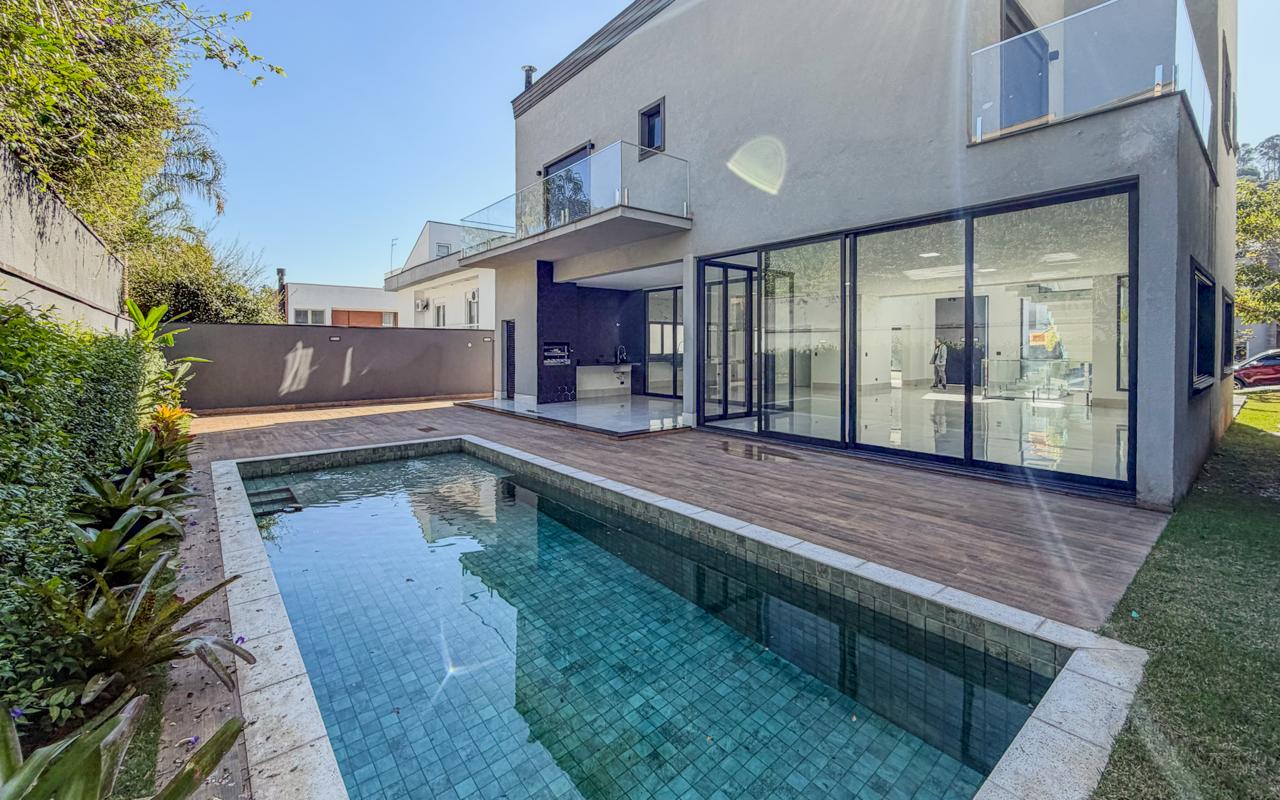 Cozinha e área gourmet casa à venda em Tambore 11, Alphaville, Santana de Parnaíba — 4 suítes, 555 m² — imagem 3 de 16