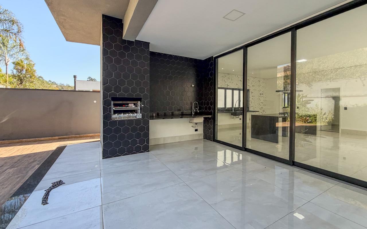 Suíte principal casa à venda em Tambore 11, Alphaville, Santana de Parnaíba — 4 suítes, 555 m² — imagem 4 de 16