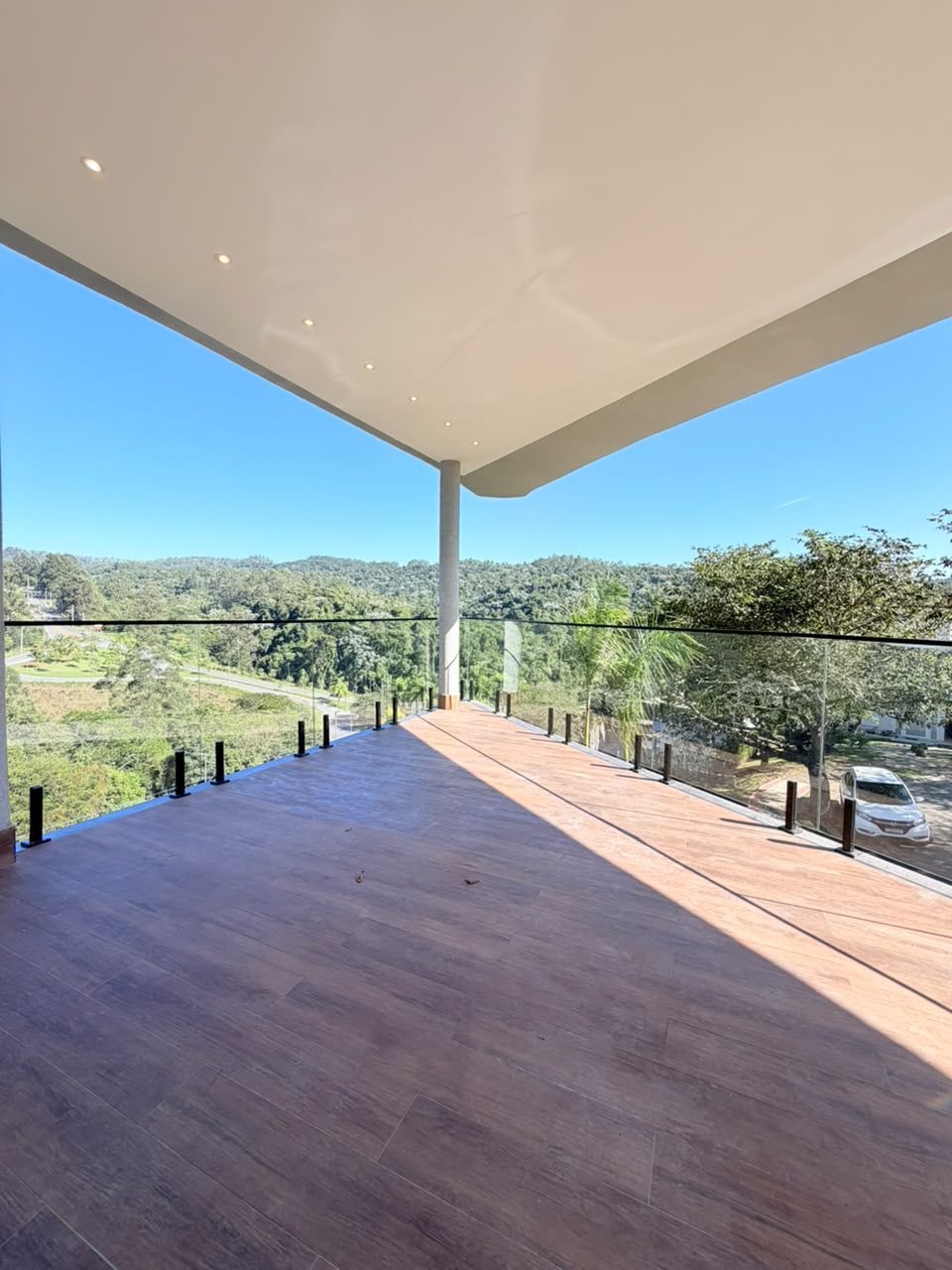 Piscina e área externa casa à venda em Itahye Residencial, Alphaville, Barueri — 4 suítes, 560 m² — imagem 5 de 21