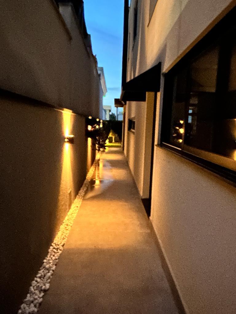 Suíte principal casa à venda em Tambore 11, Santana de Parnaíba — 5 suítes, 420 m² — imagem 4 de 32