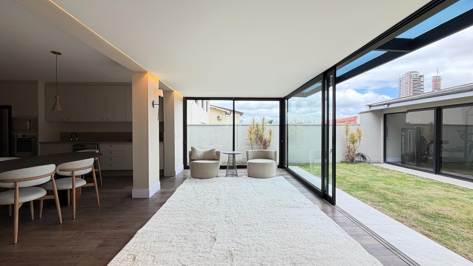 Piscina e área externa casa à venda em Alphaville Residencial 2, Alphaville, Santana de Parnaíba — 5 suítes, 560 m² — imagem 5 de 49