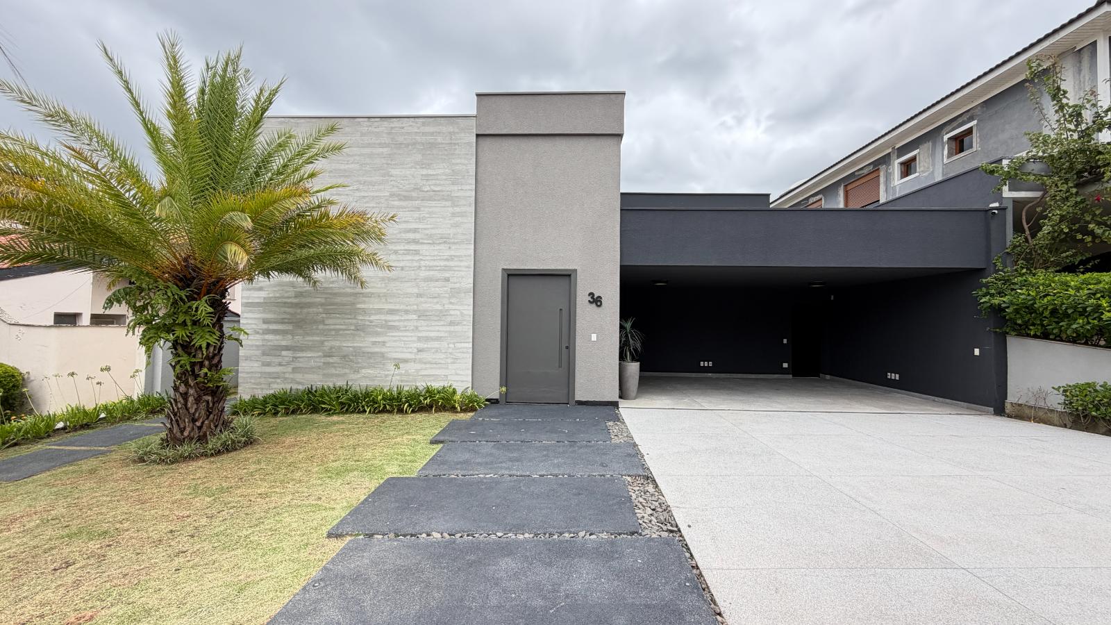 Fachada casa à venda em Alphaville Residencial 2, Alphaville, Santana de Parnaíba — 5 suítes, 560 m² — imagem 1 de 49