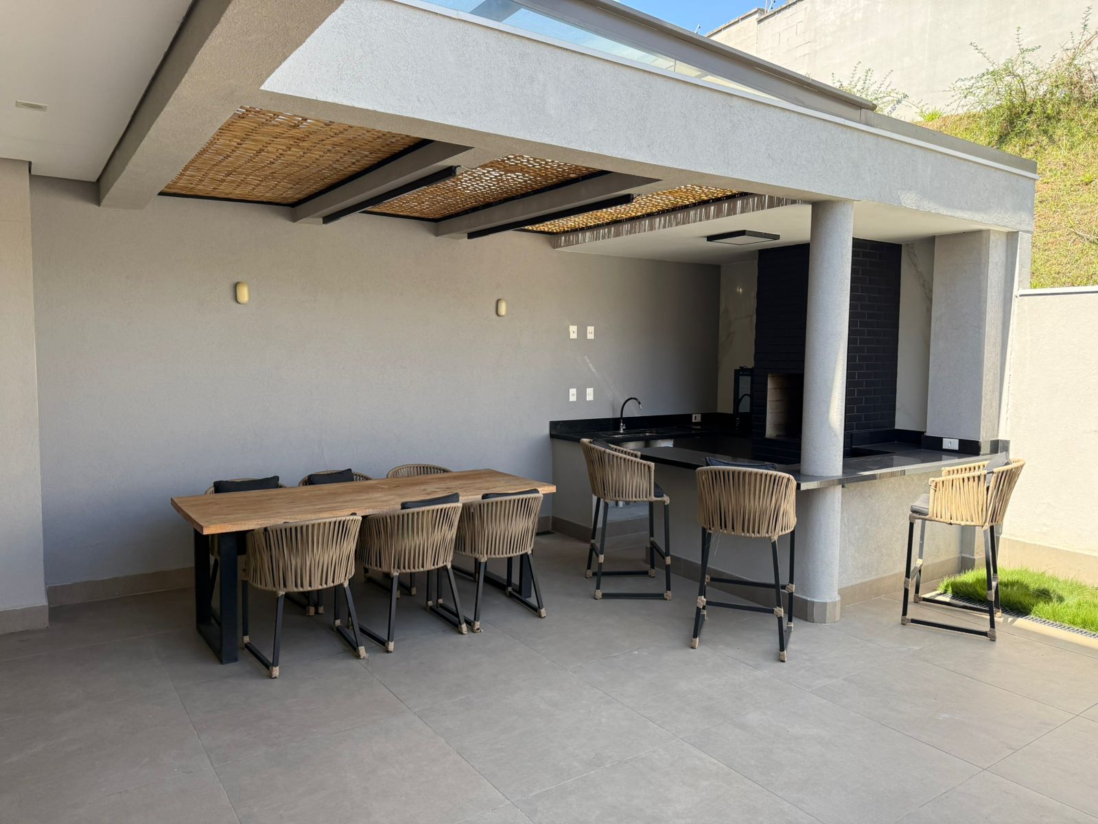 Fachada casa à venda ou para alugar em Condominio Origem, Alphaville, Santana de Parnaíba — 3 suítes, 200 m² — imagem 1 de 19