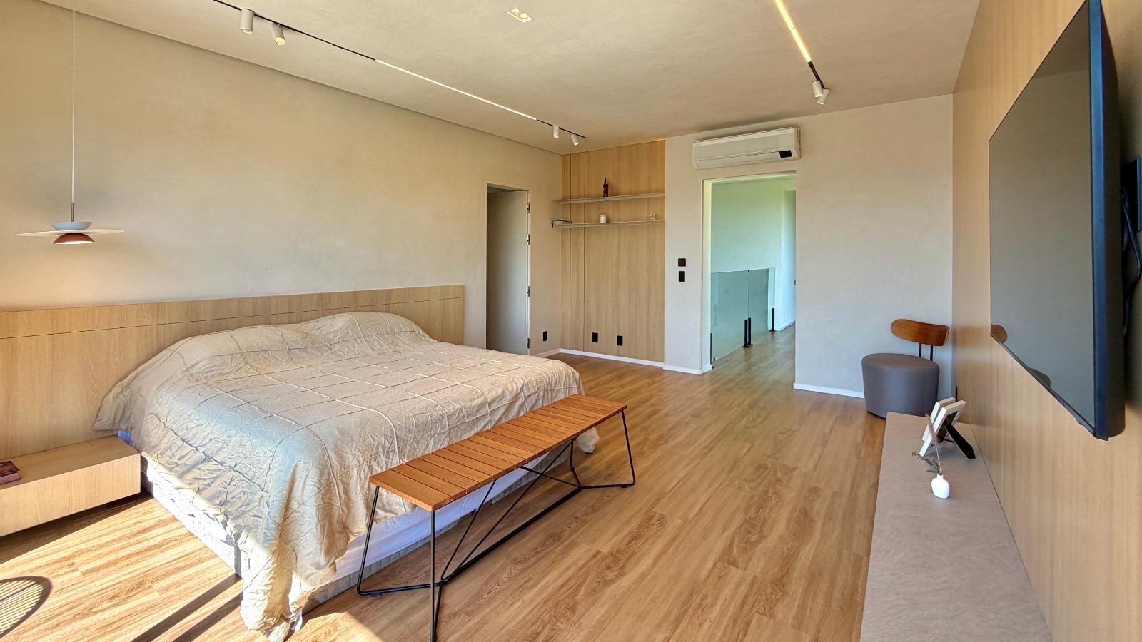 Cozinha e área gourmet casa à venda em Genesis 2, Alphaville, Santana de Parnaíba — 5 suítes, 490 m² — imagem 3 de 35