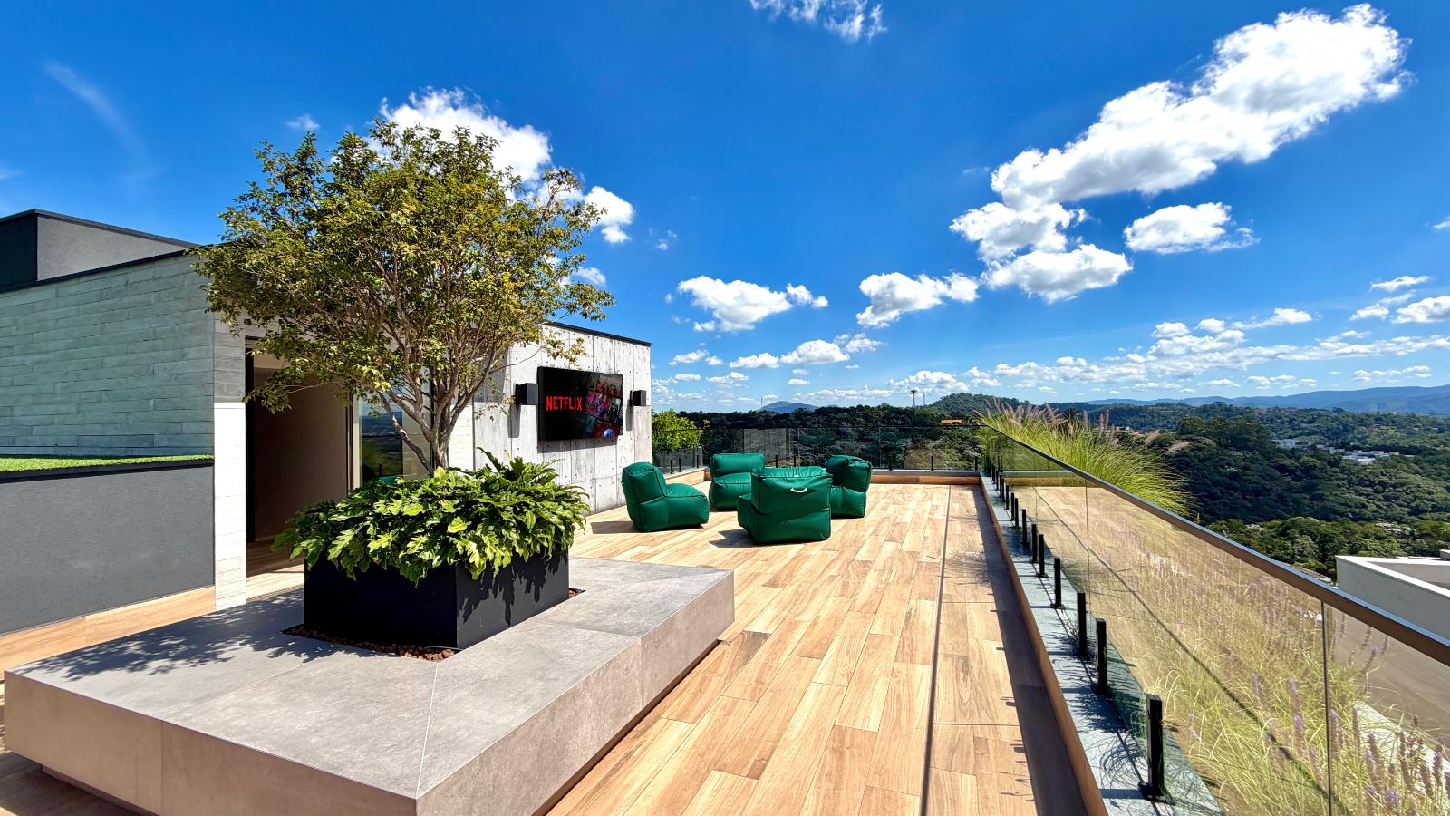 Área de convivência casa à venda em Genesis 2, Alphaville, Santana de Parnaíba — 4 suítes, 493 m² — imagem 6 de 48