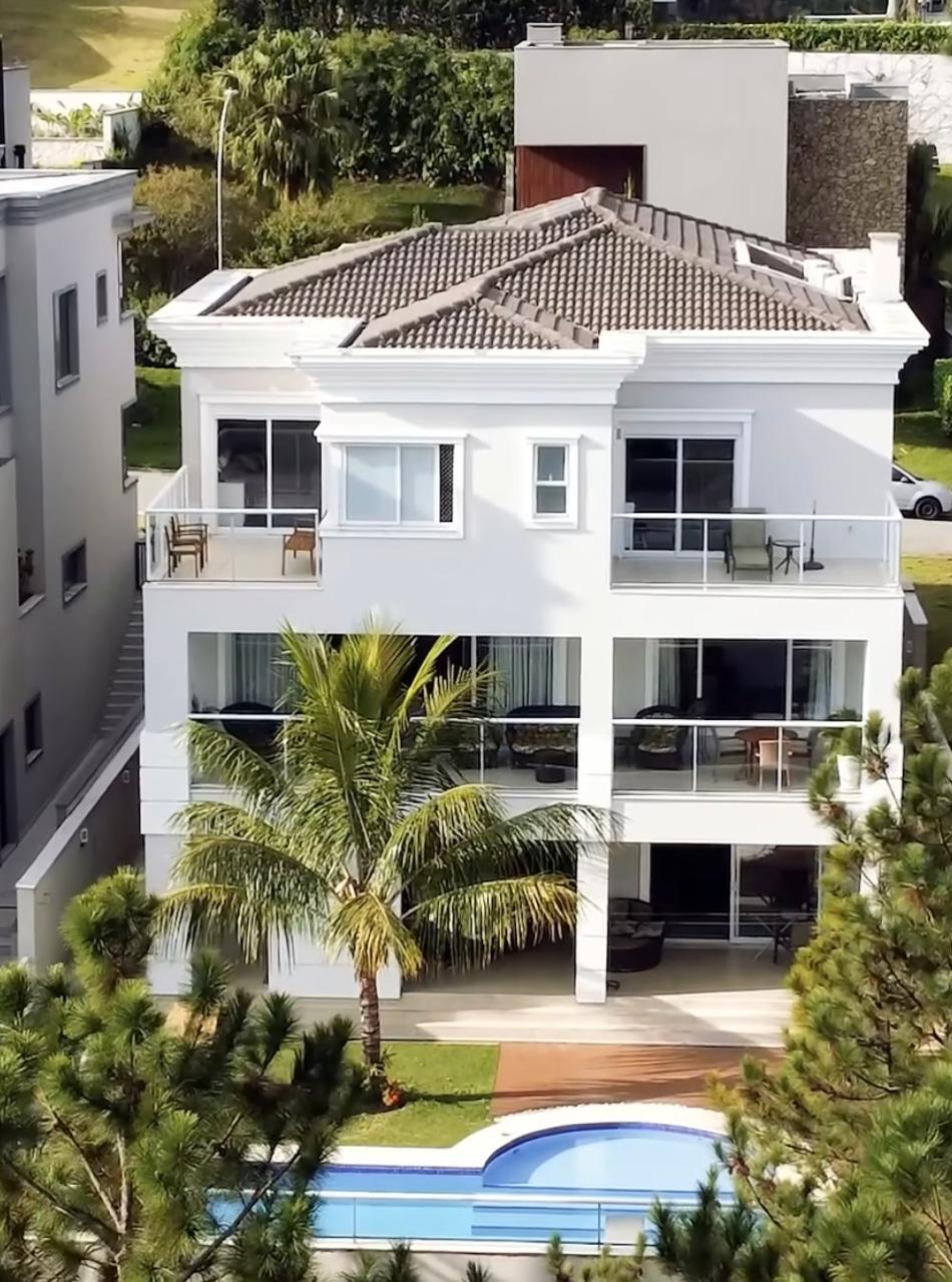 Fachada casa à venda em Villa Solaia , Alphaville, Barueri — 4 suítes, 523 m² — imagem 1 de 21
