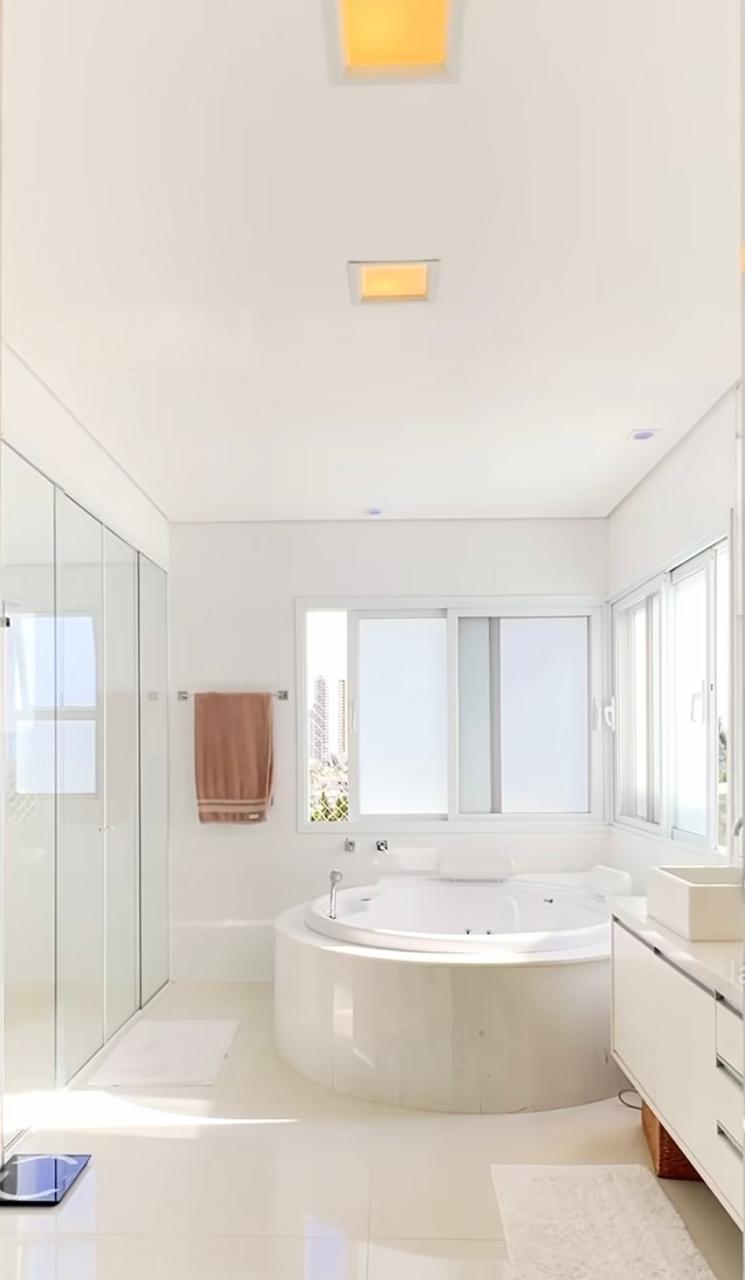 Piscina e área externa casa à venda em Villa Solaia , Alphaville, Barueri — 4 suítes, 523 m² — imagem 5 de 21