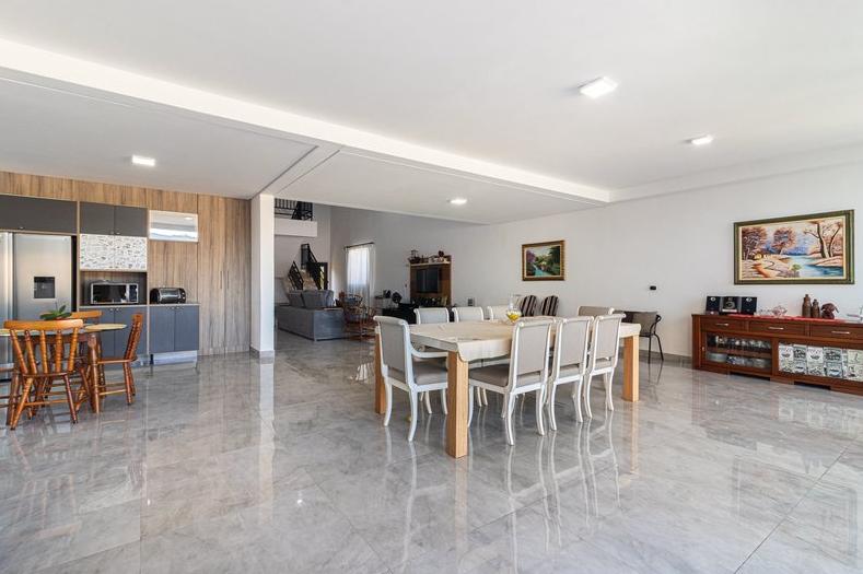 Piscina e área externa casa à venda em Itahye Residencial, Alphaville, Barueri — 3 suítes, 435 m² — imagem 5 de 16
