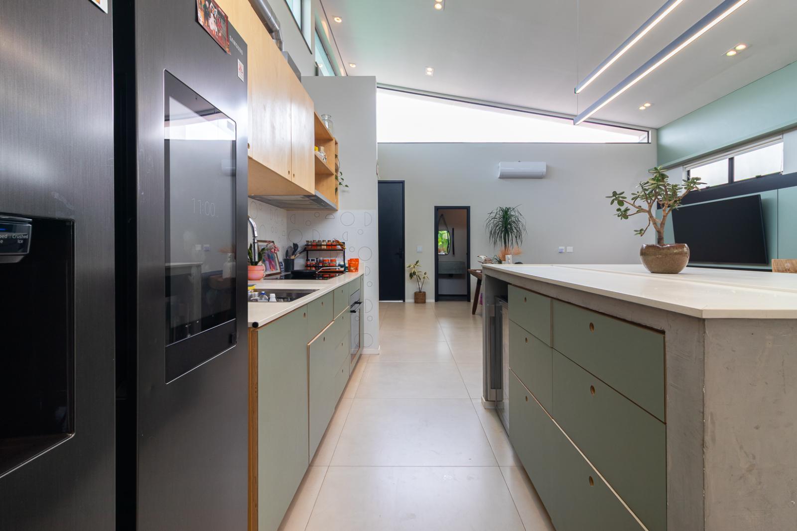 Área de convivência casa à venda ou para alugar em Itahye Residencial, Alphaville, Barueri — 3 suítes, 560 m² — imagem 6 de 30